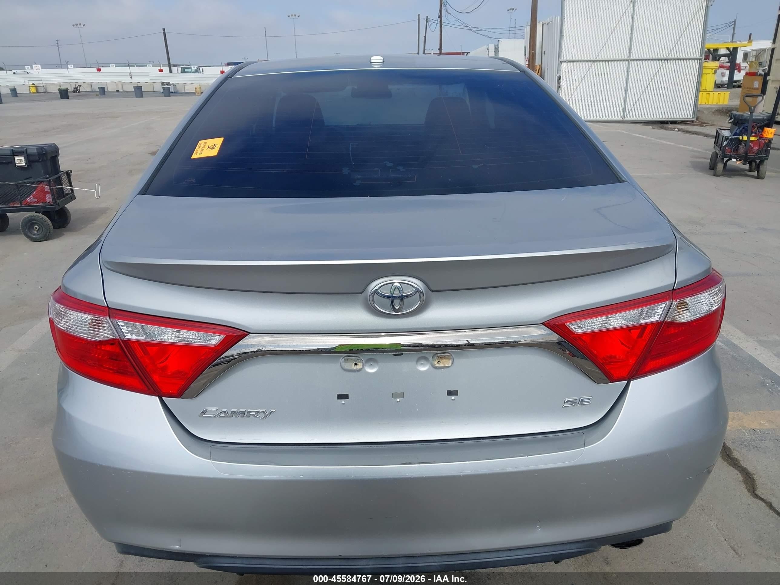 2015 Toyota Camry Se Silver vin: 4T1BF1FKXFU097209