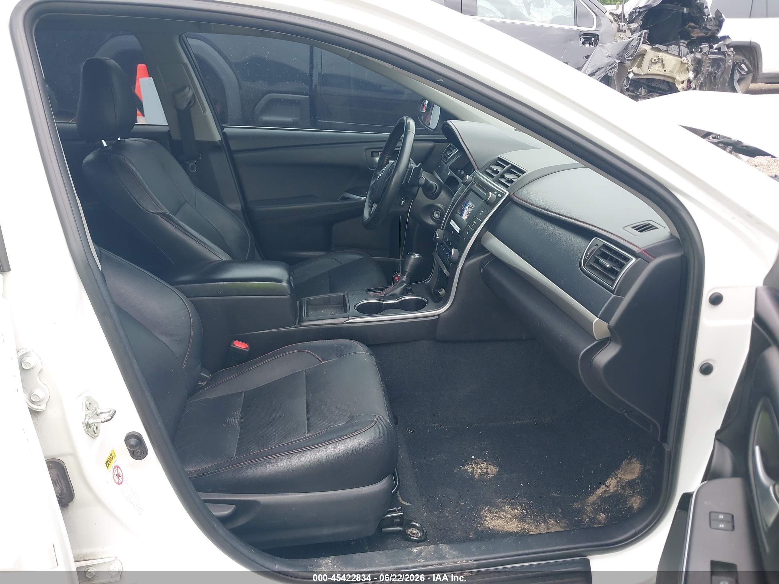 2015 Toyota Camry Se White vin: 4T1BF1FKXFU099073