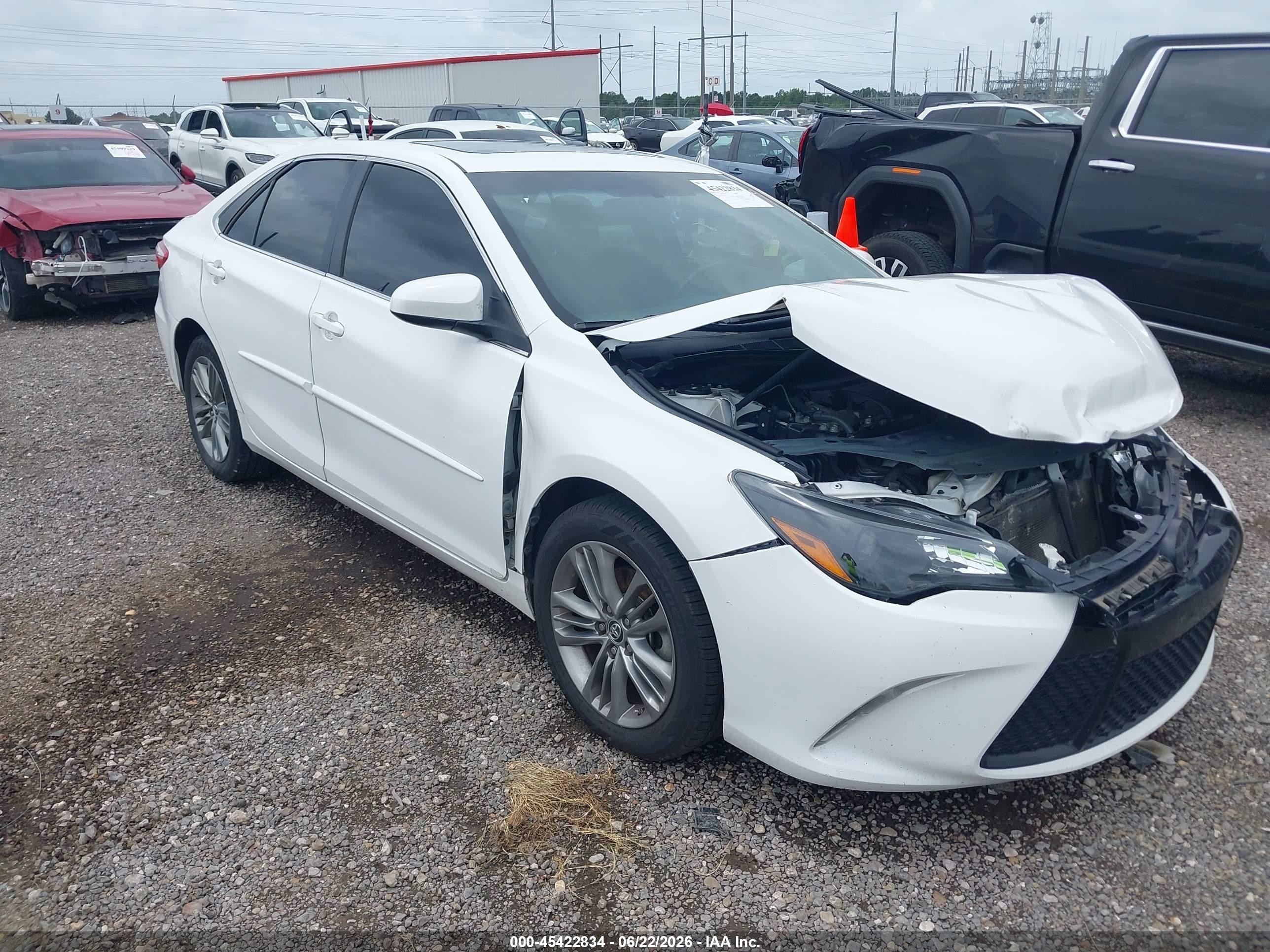 2015 Toyota Camry Se White vin: 4T1BF1FKXFU099073