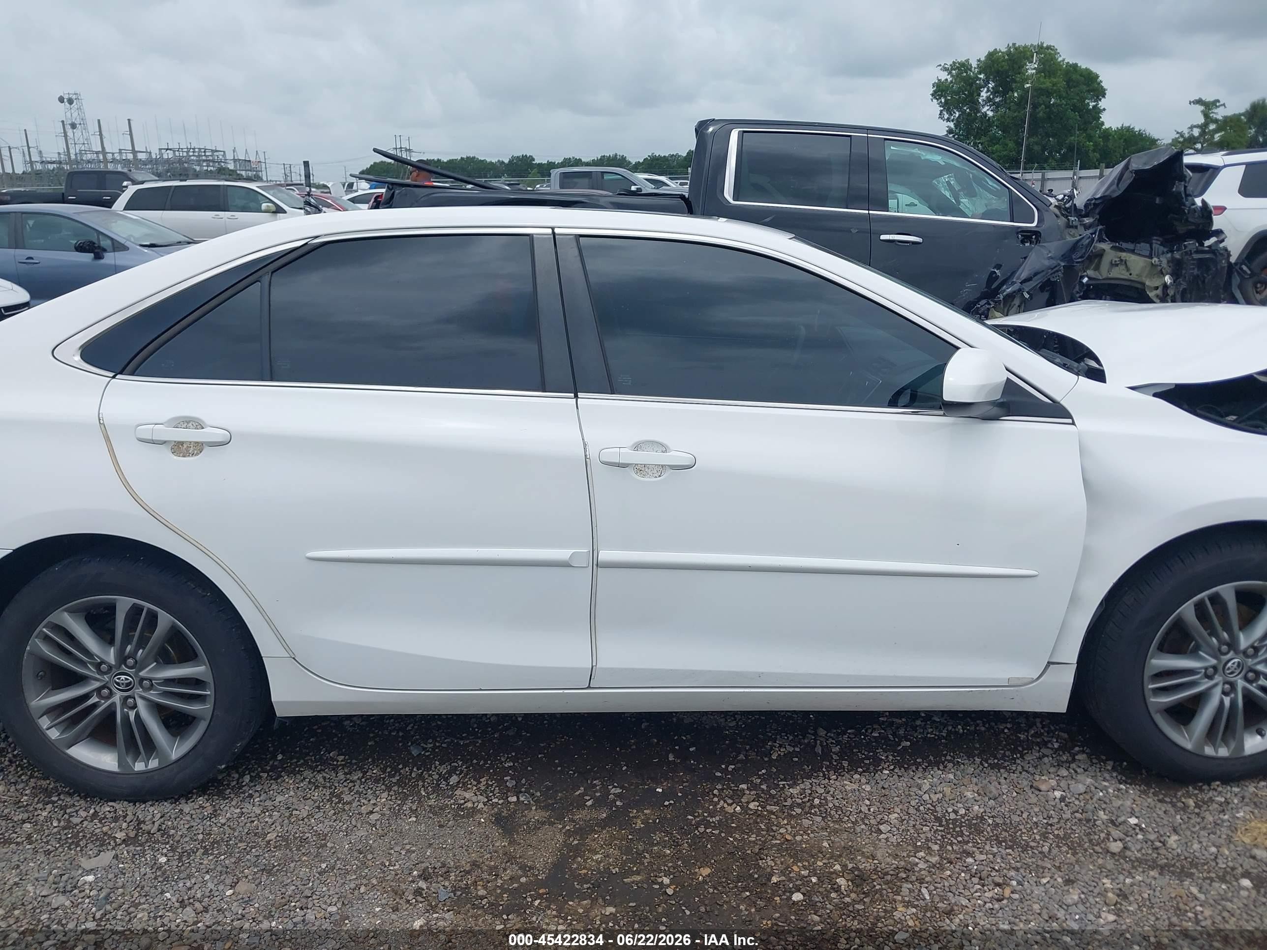 2015 Toyota Camry Se White vin: 4T1BF1FKXFU099073