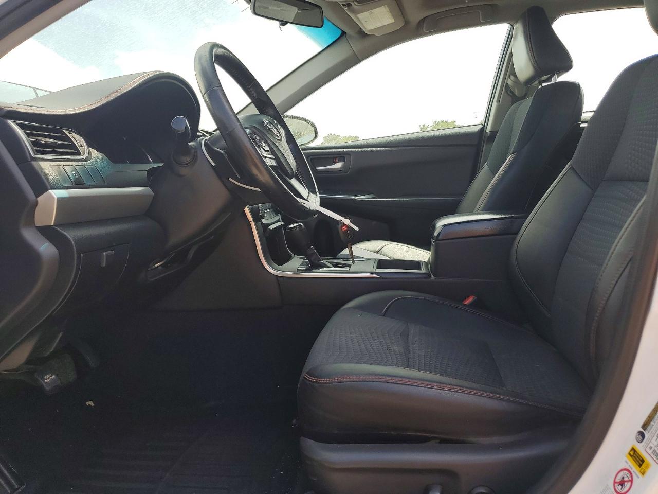 2015 Toyota Camry Se White vin: 4T1BF1FKXFU099963