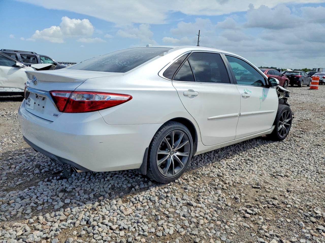 2015 Toyota Camry Xse White vin: 4T1BF1FKXFU486609