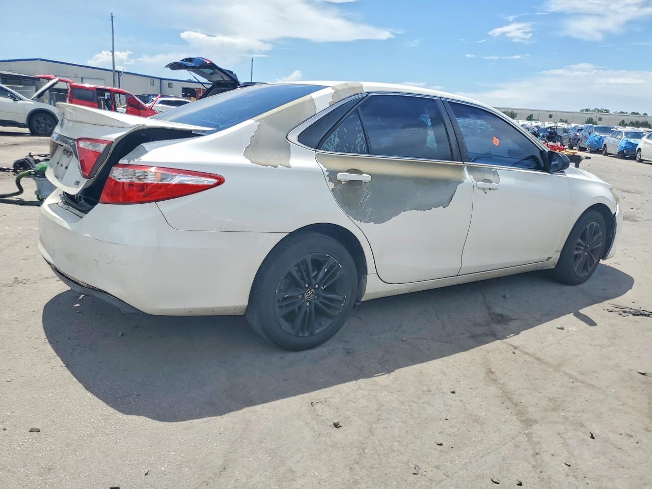 2015 Toyota Camry Se White vin: 4T1BF1FKXFU489932