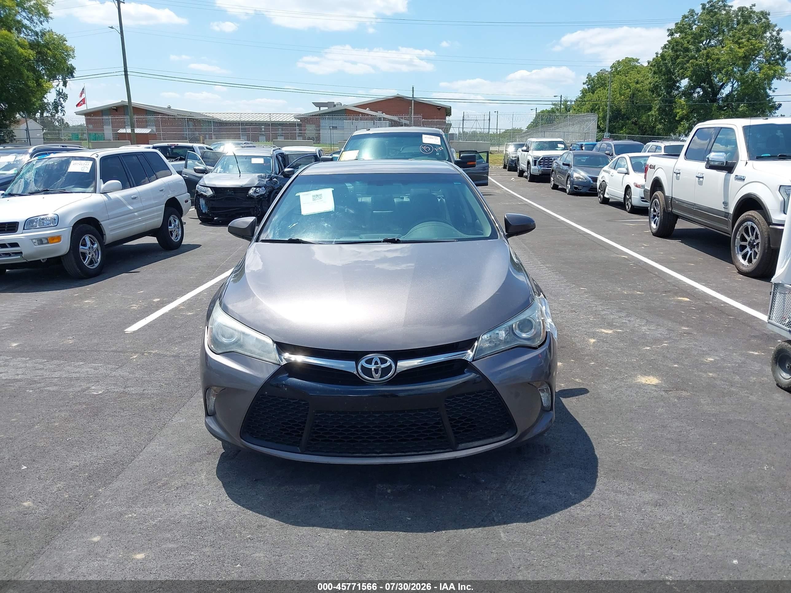 2015 Toyota Camry Se Gray vin: 4T1BF1FKXFU884936