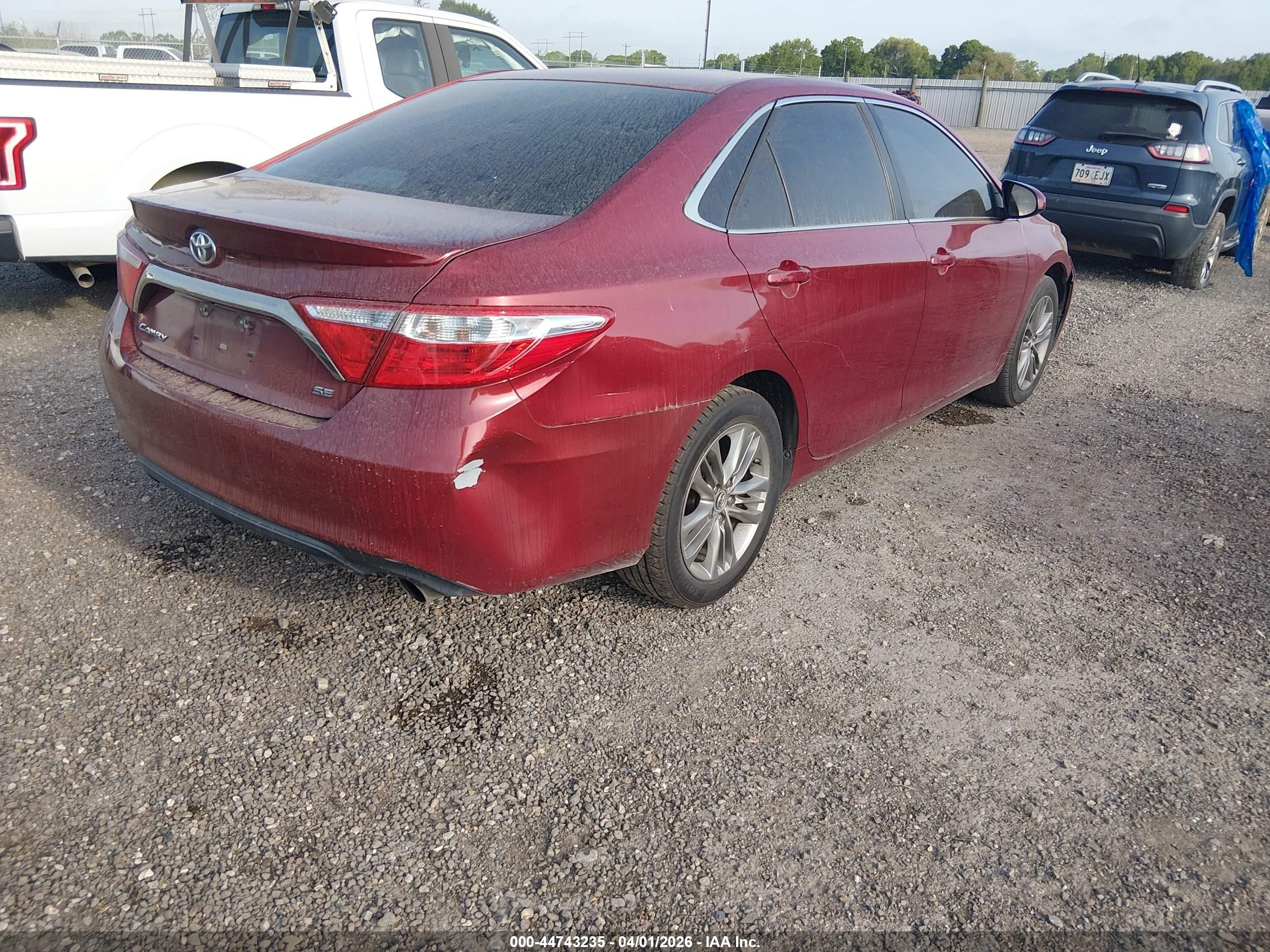 2015 Toyota Camry Se Red vin: 4T1BF1FKXFU910015