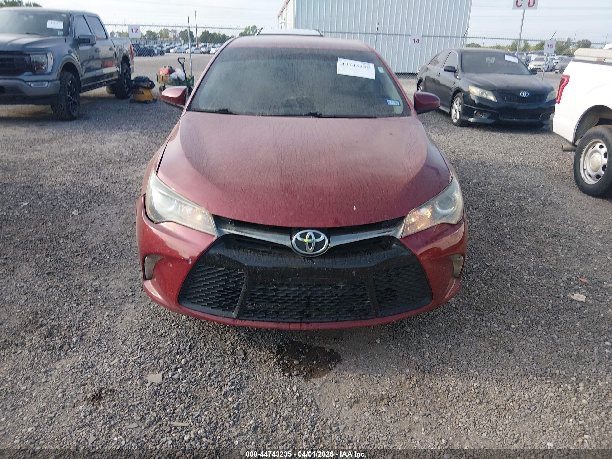 2015 Toyota Camry Se Red vin: 4T1BF1FKXFU910015