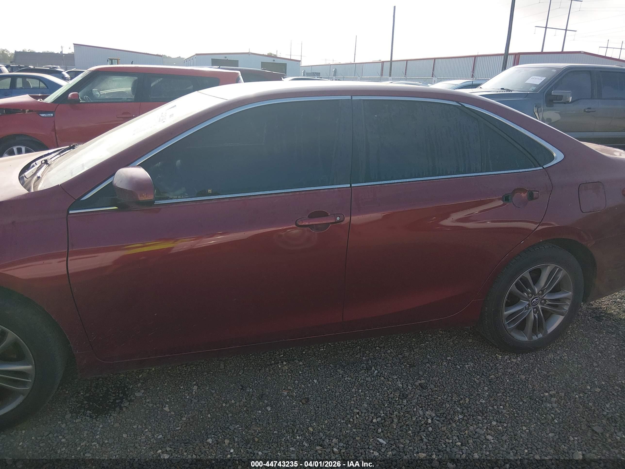 2015 Toyota Camry Se Red vin: 4T1BF1FKXFU910015