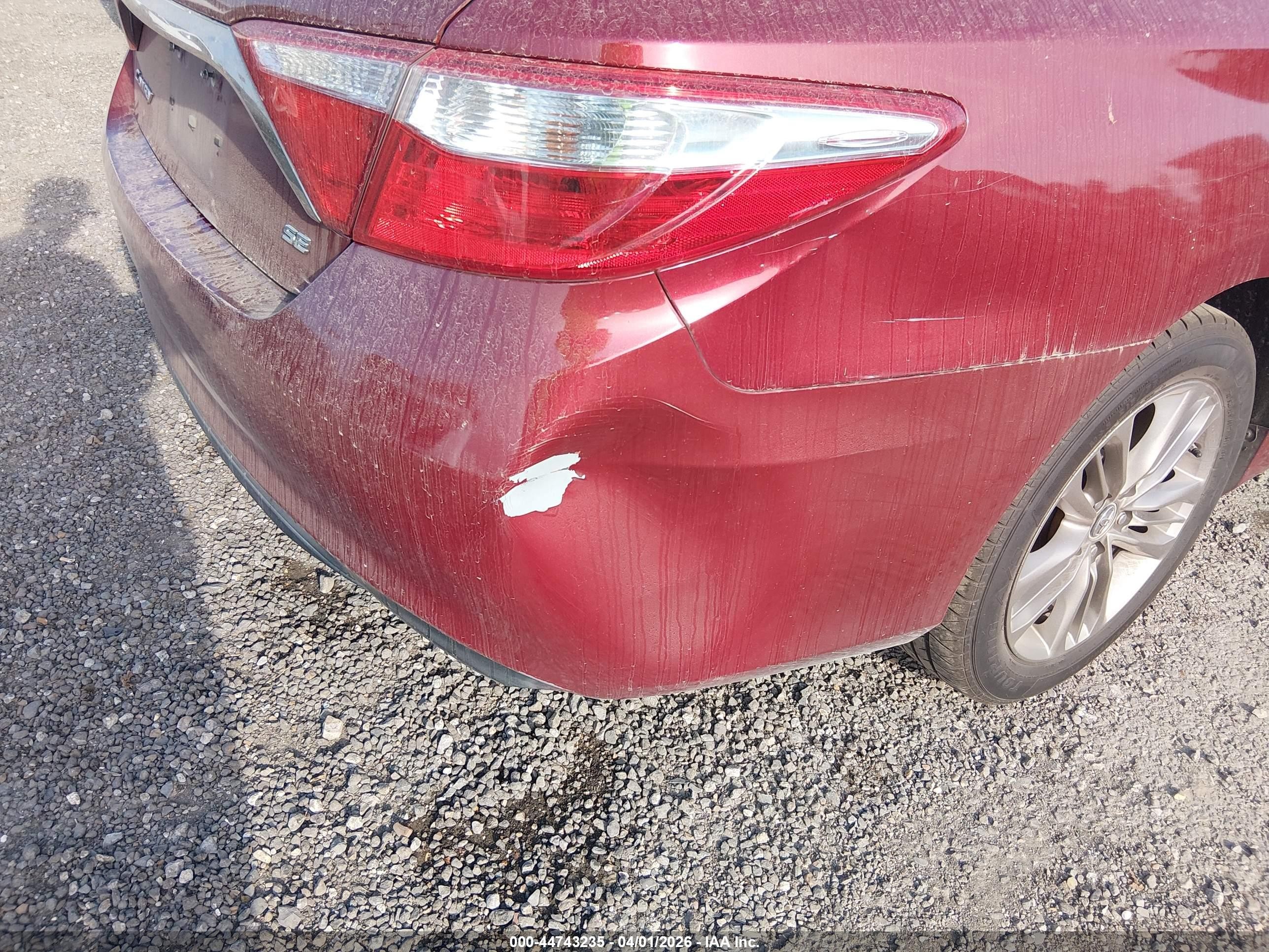 2015 Toyota Camry Se Red vin: 4T1BF1FKXFU910015