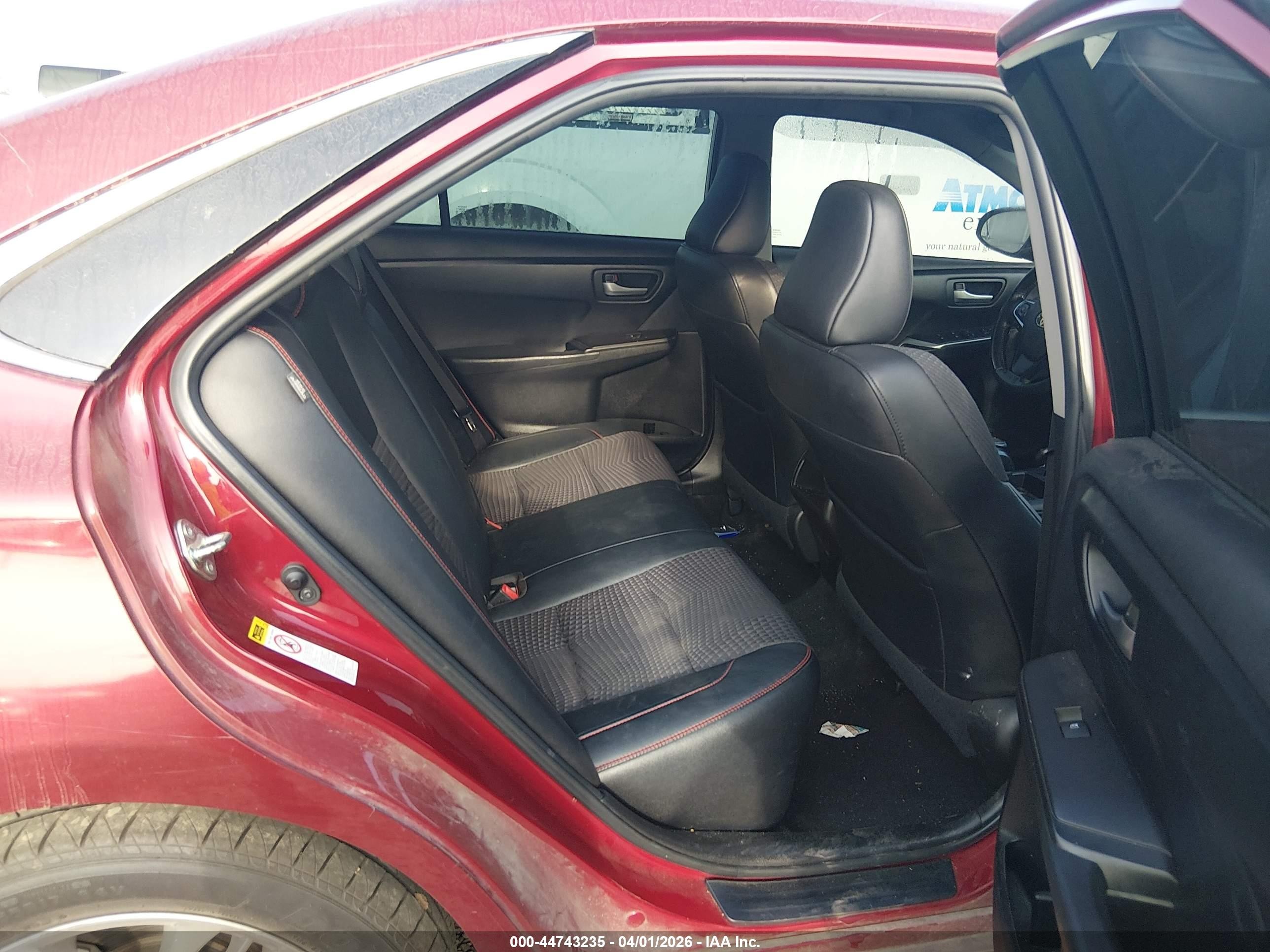 2015 Toyota Camry Se Red vin: 4T1BF1FKXFU910015