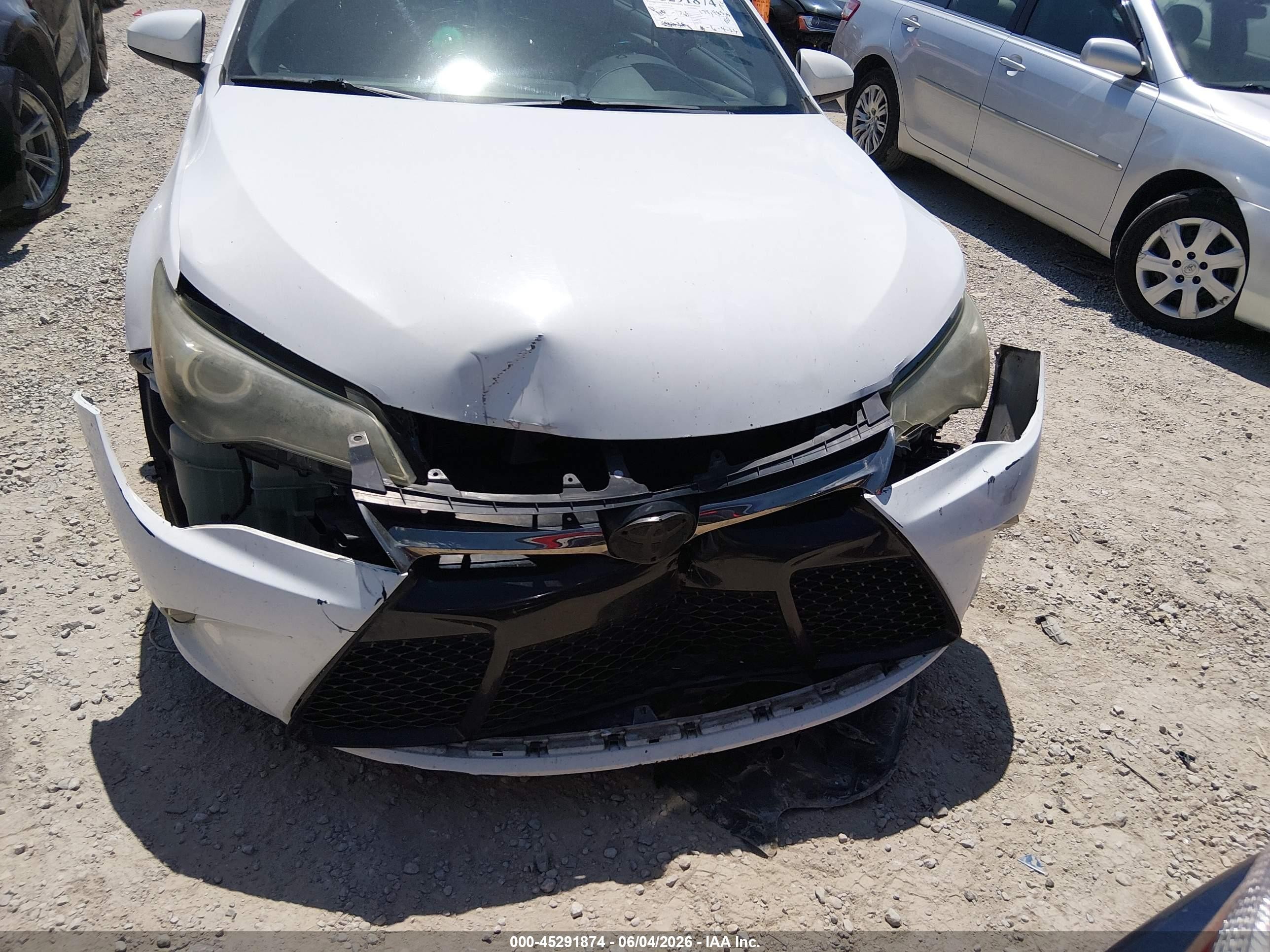 2015 Toyota Camry Se White vin: 4T1BF1FKXFU919636