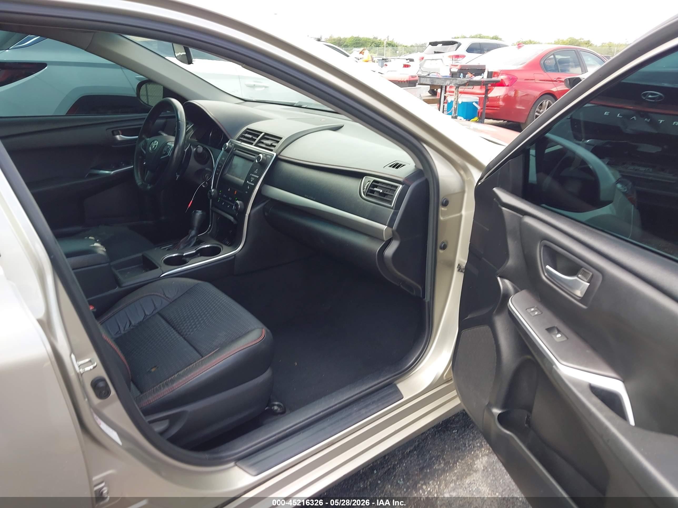 2015 Toyota Camry Se Gold vin: 4T1BF1FKXFU921368