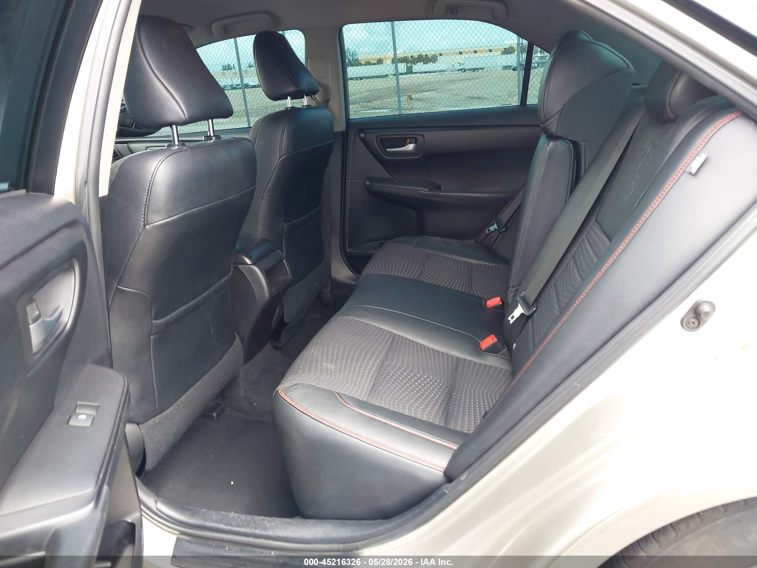 2015 Toyota Camry Se Gold vin: 4T1BF1FKXFU921368