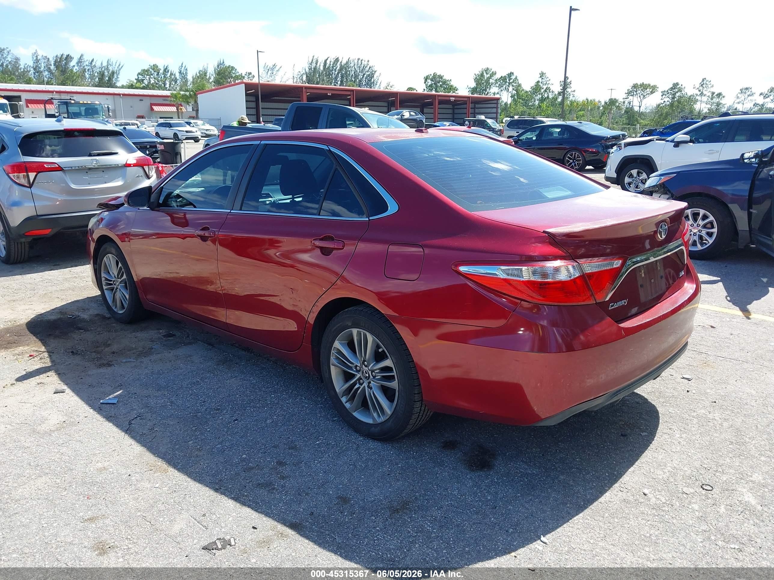 2015 Toyota Camry Se Red vin: 4T1BF1FKXFU924383
