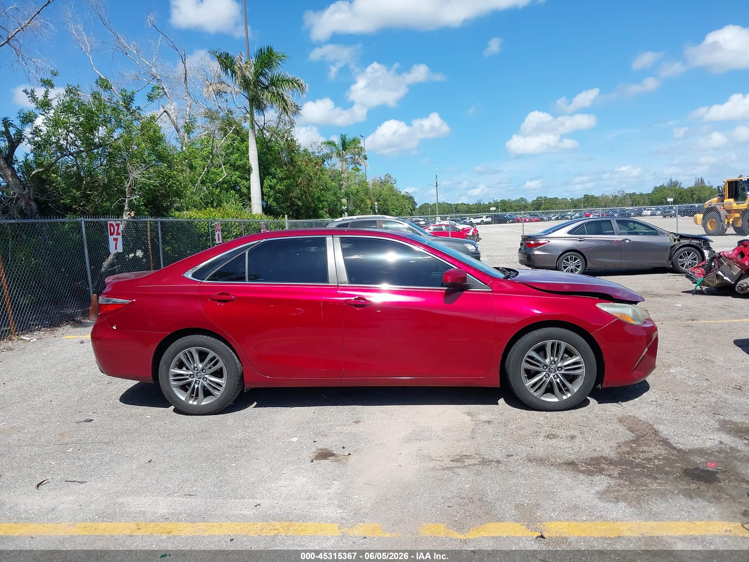 2015 Toyota Camry Se Red vin: 4T1BF1FKXFU924383