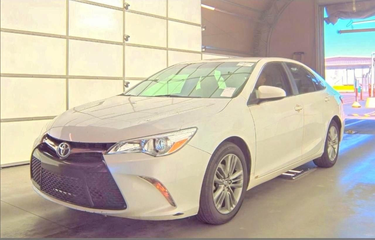 2015 Toyota Camry Se White vin: 4T1BF1FKXFU925436