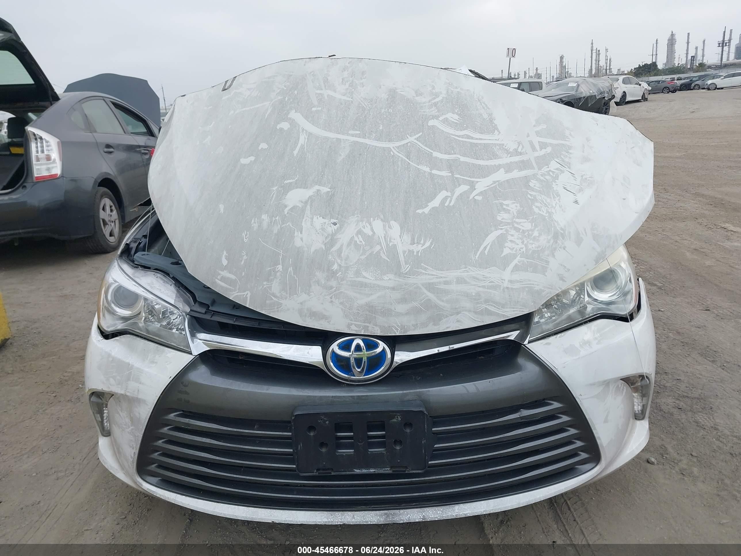 2015 Toyota Camry Le White vin: 4T1BF1FKXFU932502