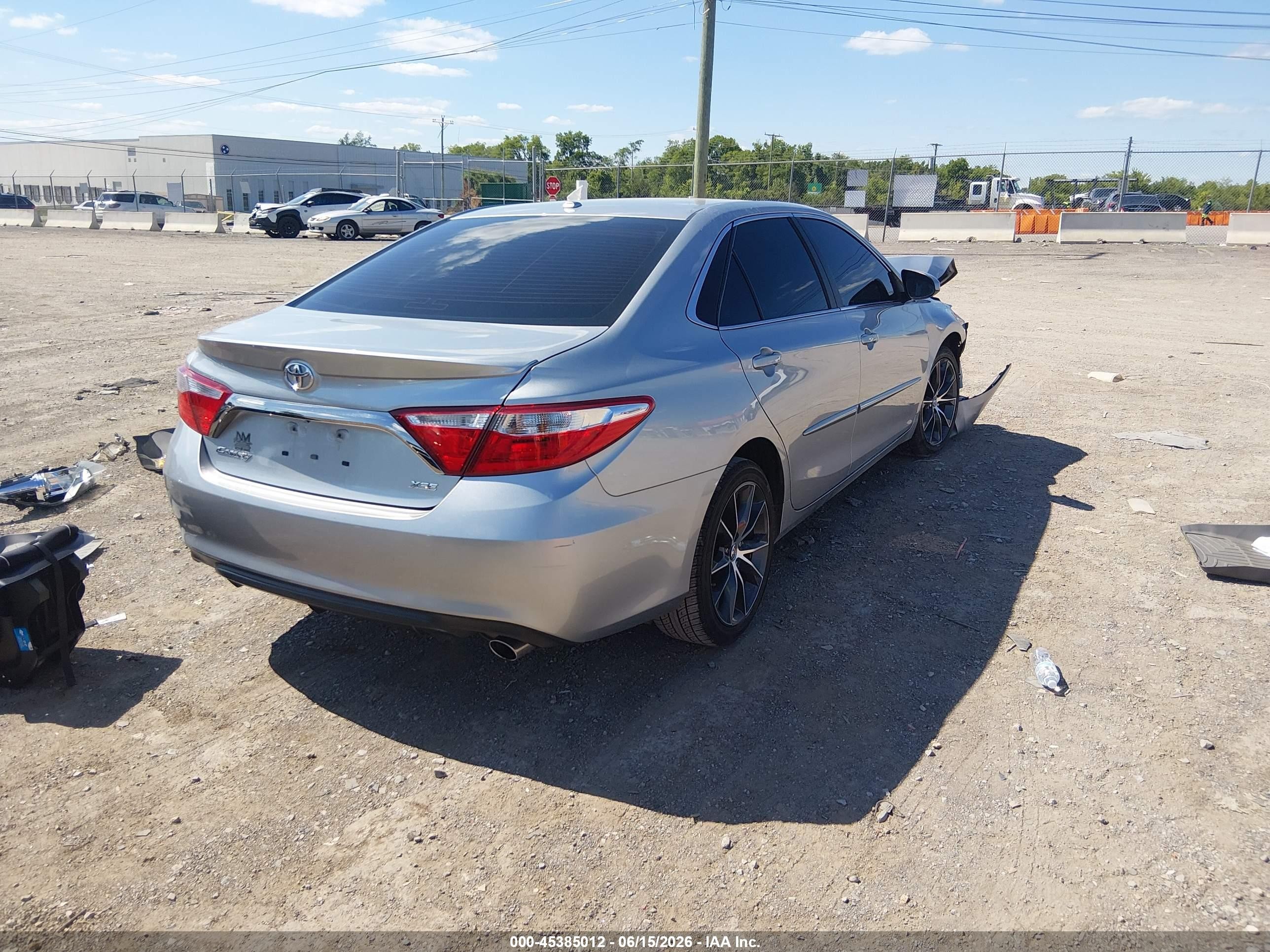 2015 Toyota Camry Xse Silver vin: 4T1BF1FKXFU936551