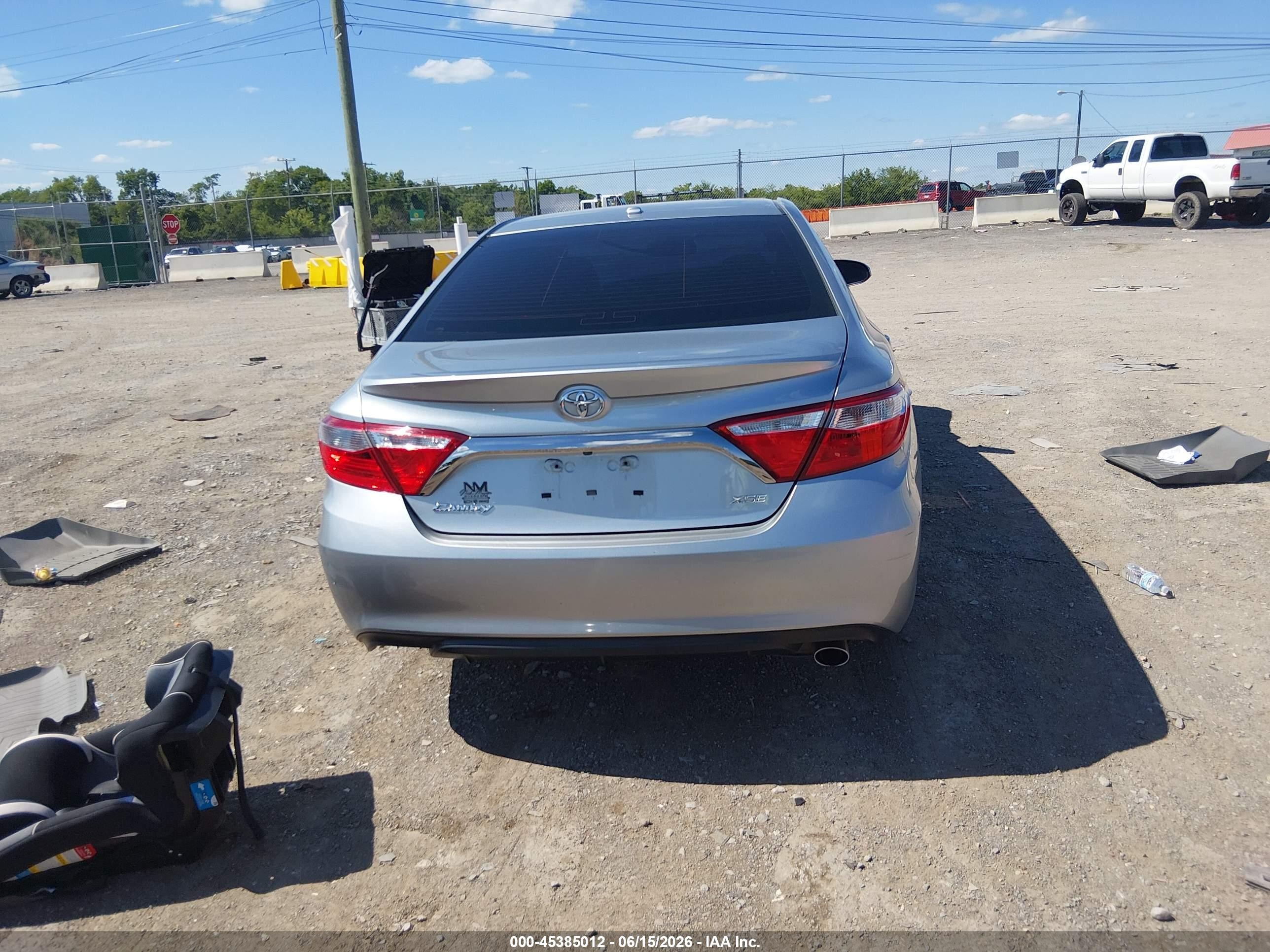 2015 Toyota Camry Xse Silver vin: 4T1BF1FKXFU936551