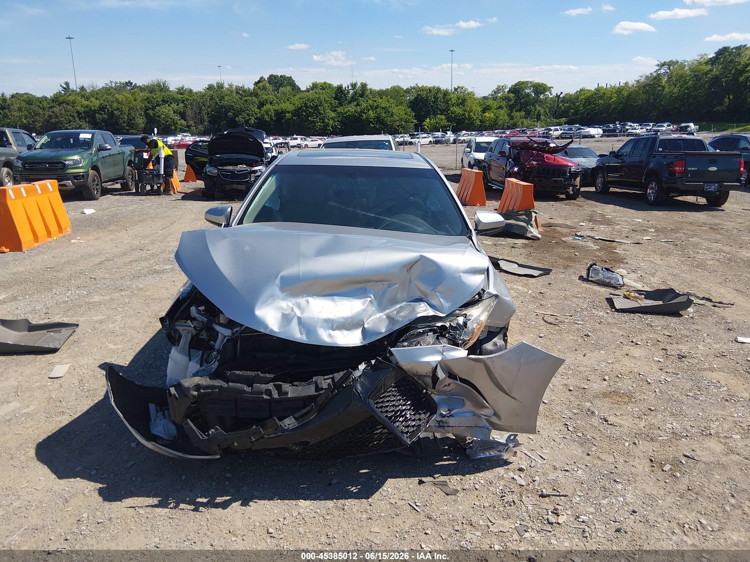 2015 Toyota Camry Xse Silver vin: 4T1BF1FKXFU936551