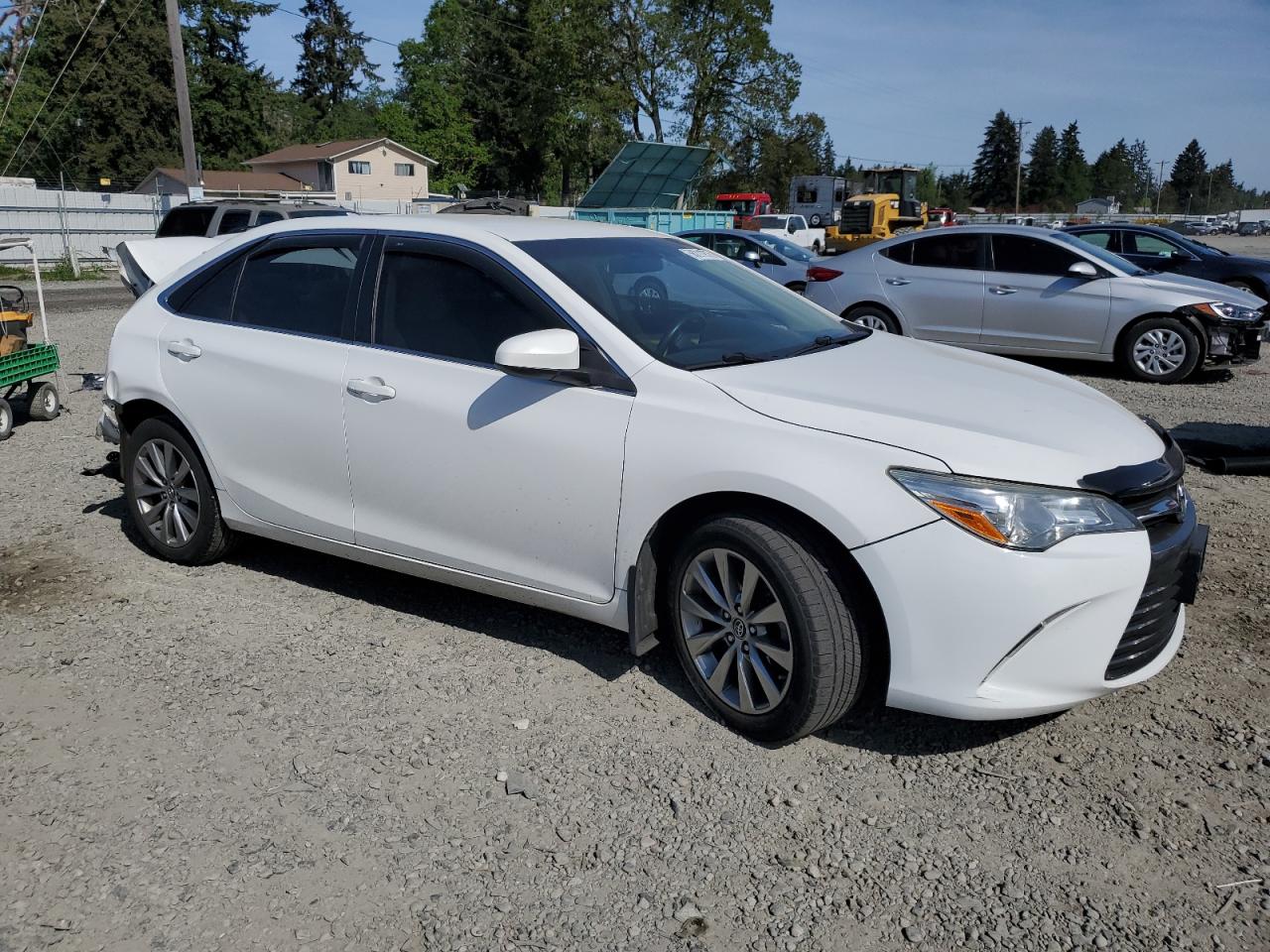 2015 Toyota Camry Le White vin: 4T1BF1FKXFU961210