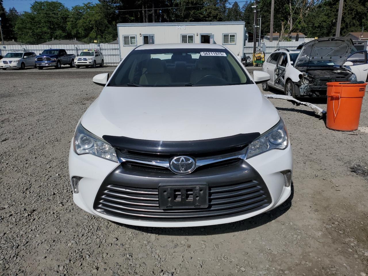 2015 Toyota Camry Le White vin: 4T1BF1FKXFU961210