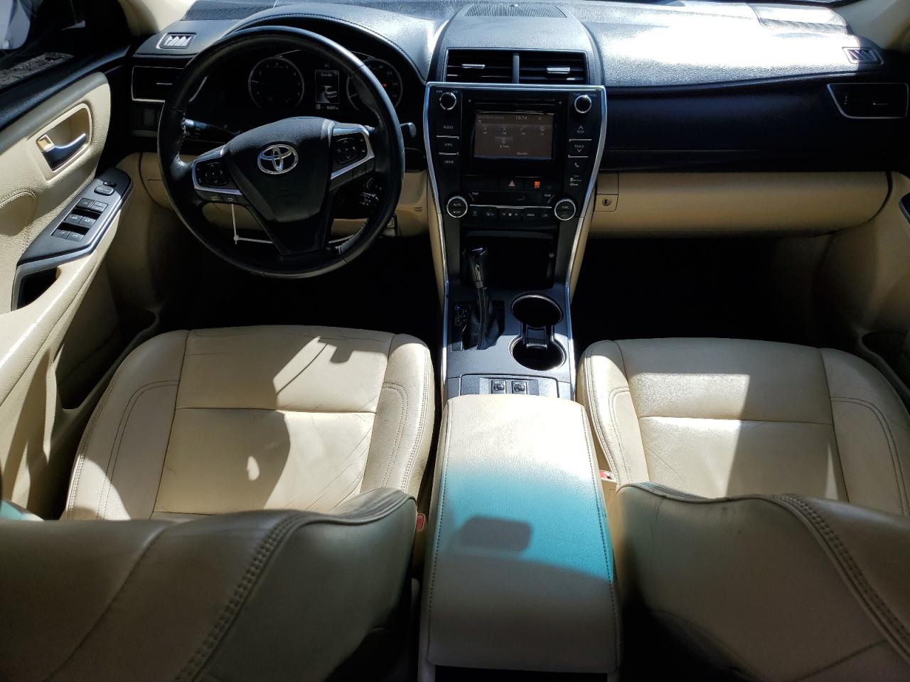 2015 Toyota Camry Le White vin: 4T1BF1FKXFU961210