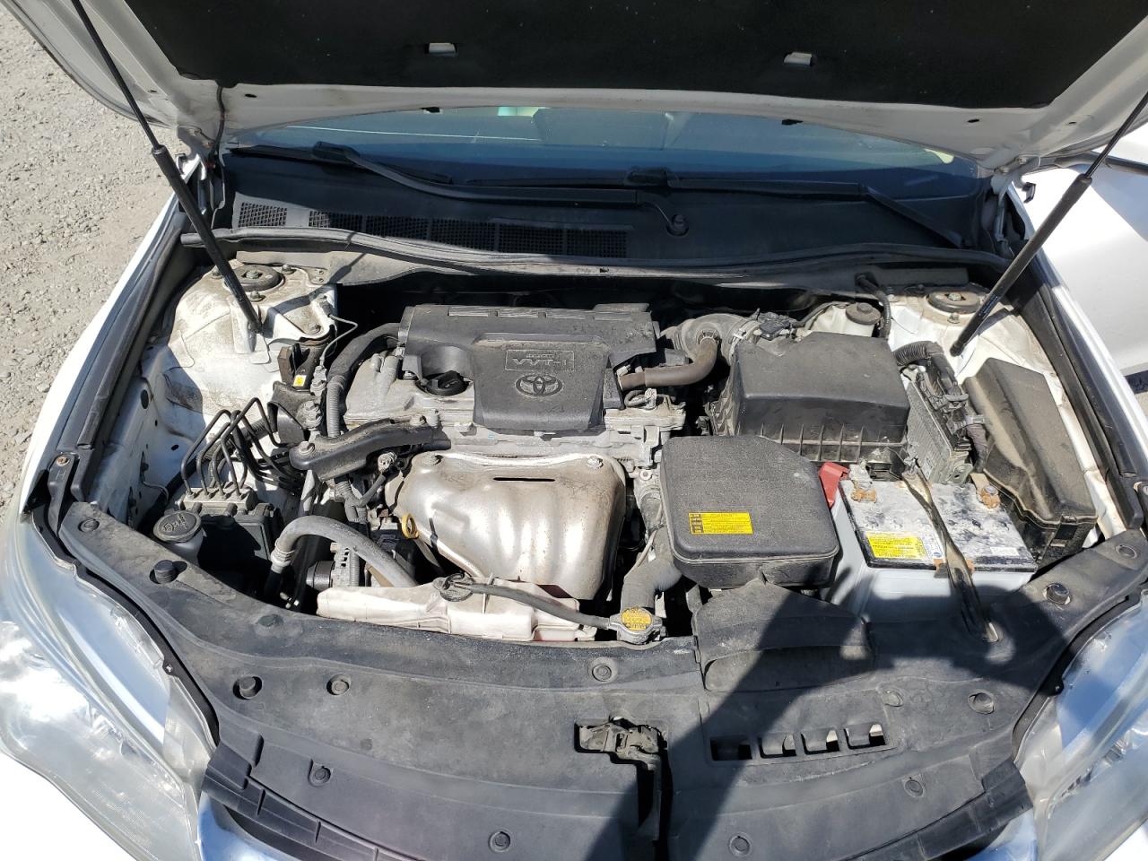 2015 Toyota Camry Le White vin: 4T1BF1FKXFU961210