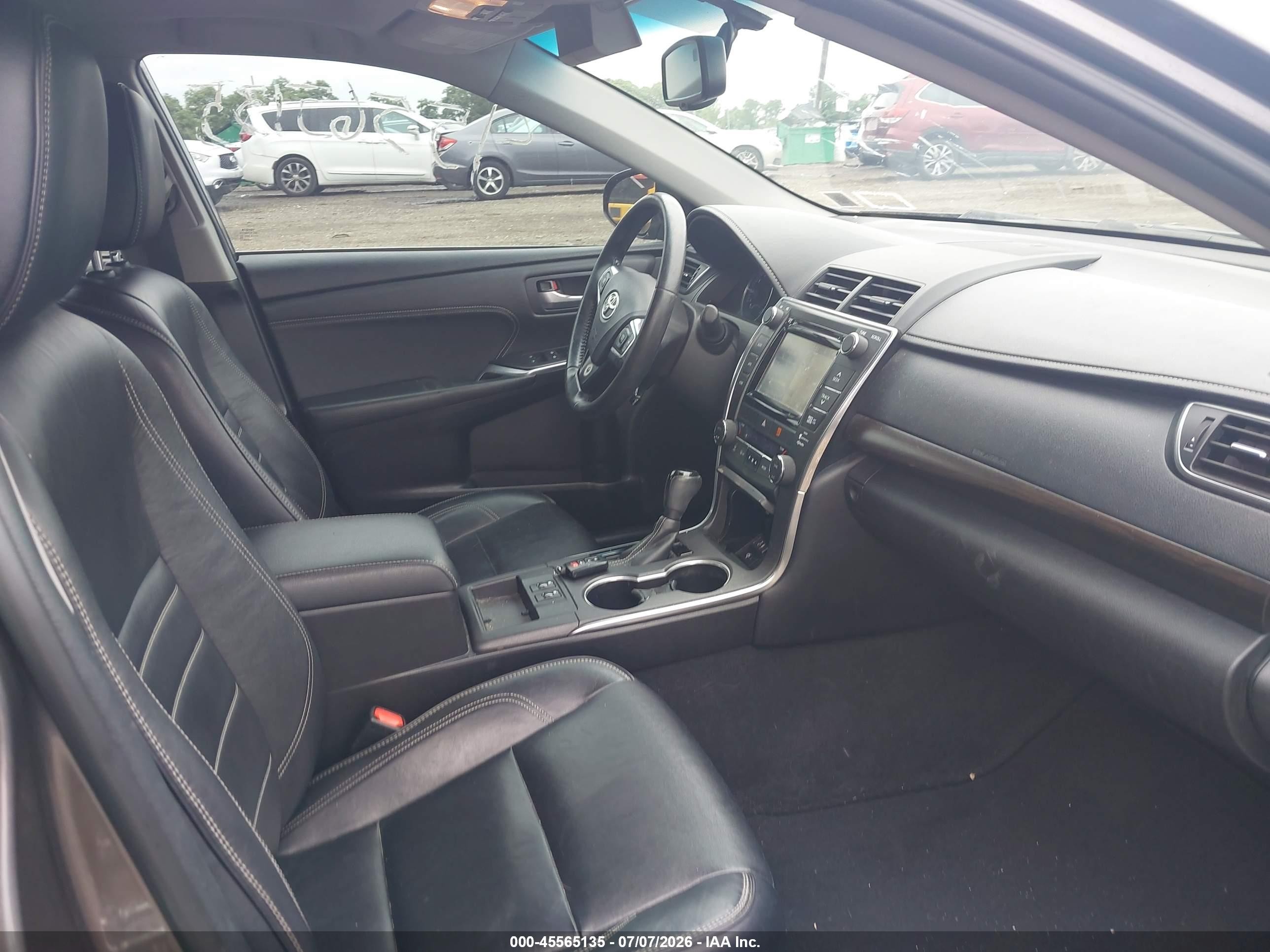 2015 Toyota Camry Xle Gray vin: 4T1BF1FKXFU981005
