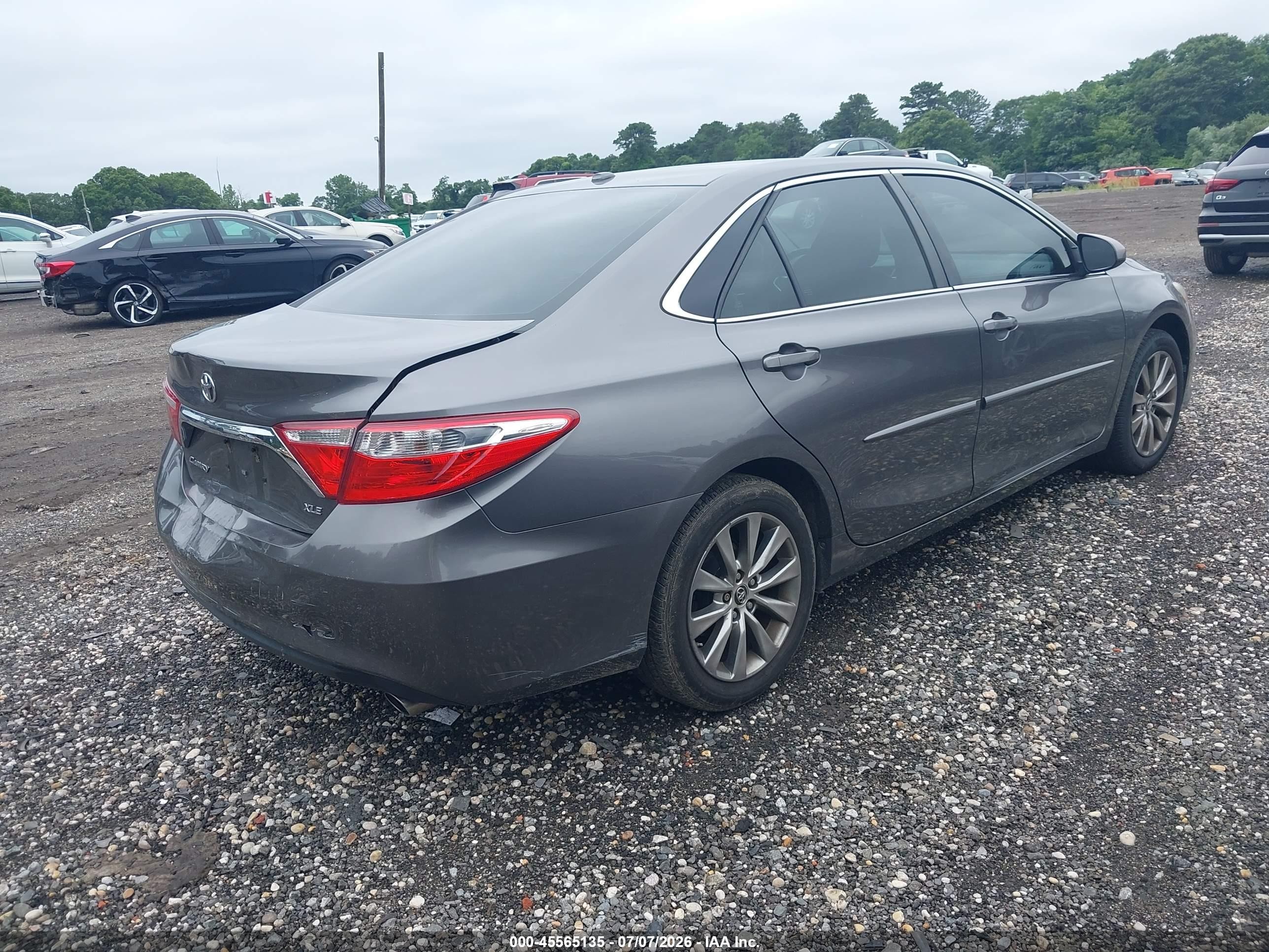 2015 Toyota Camry Xle Gray vin: 4T1BF1FKXFU981005