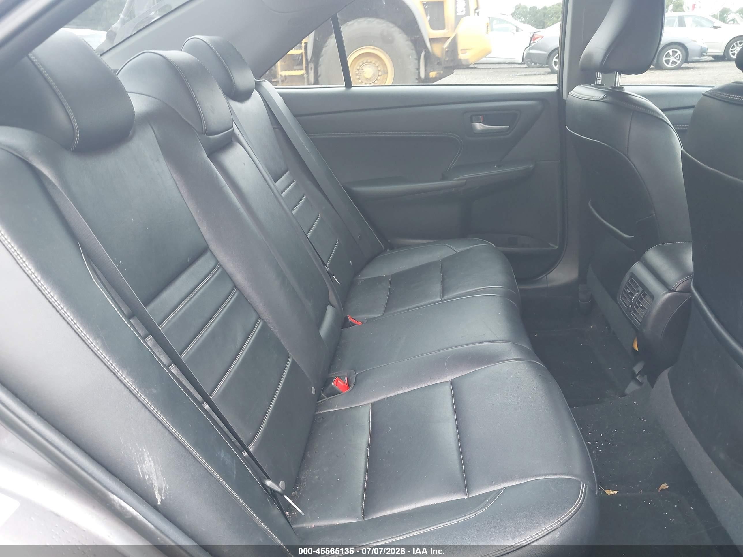 2015 Toyota Camry Xle Gray vin: 4T1BF1FKXFU981005