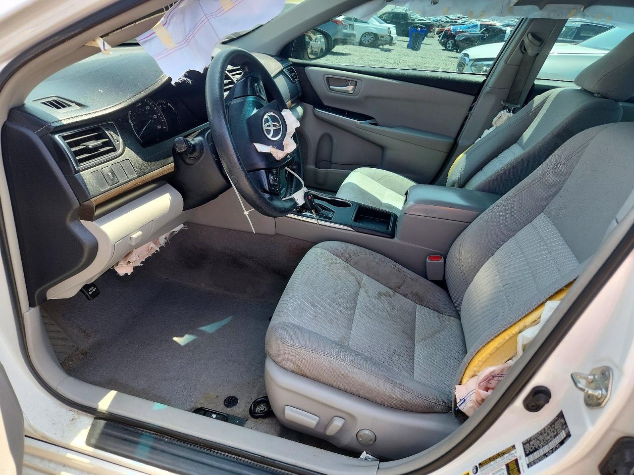 2015 Toyota Camry Le White vin: 4T1BF1FKXFU981263