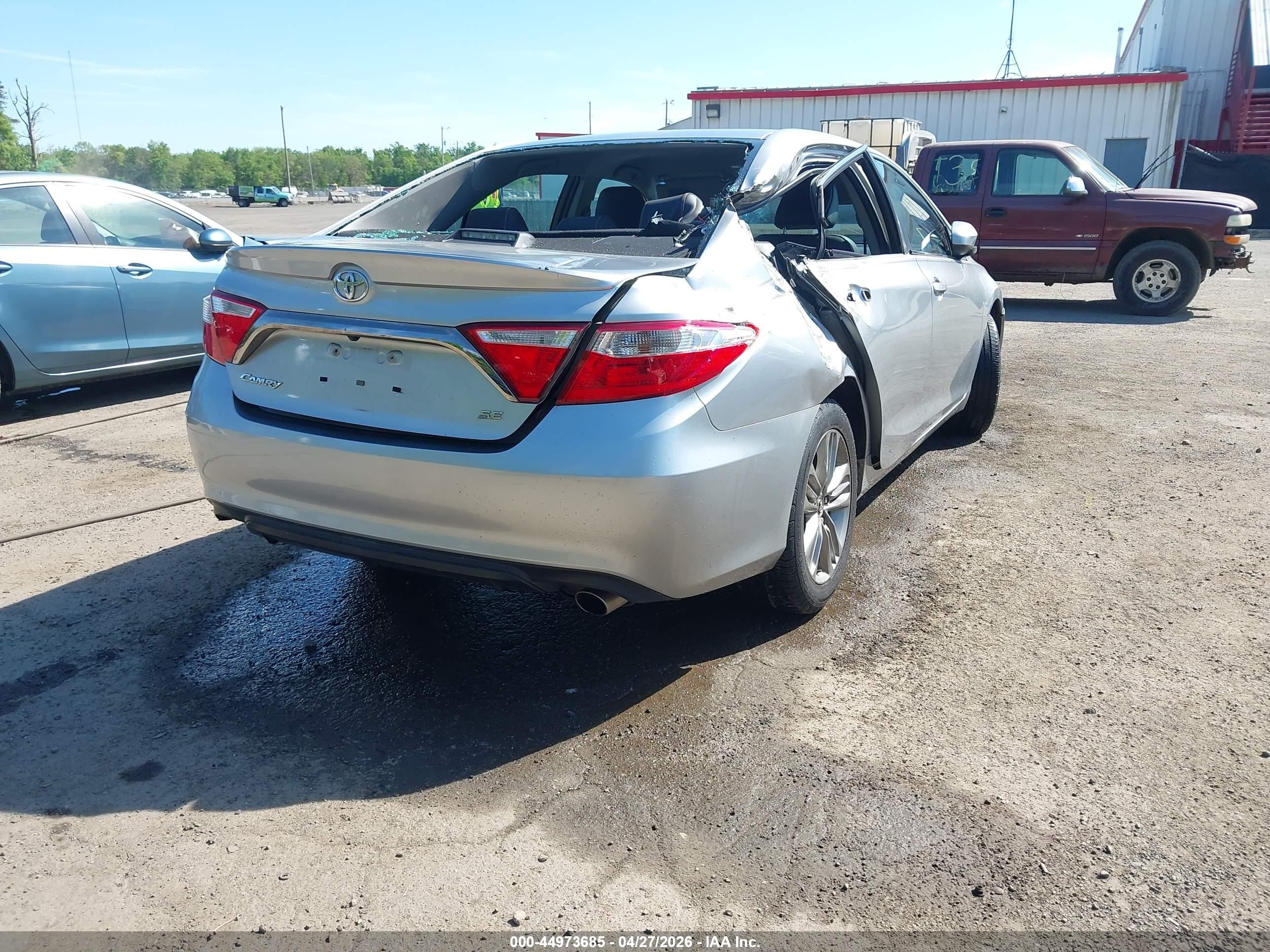 2015 Toyota Camry Se Silver vin: 4T1BF1FKXFU994028