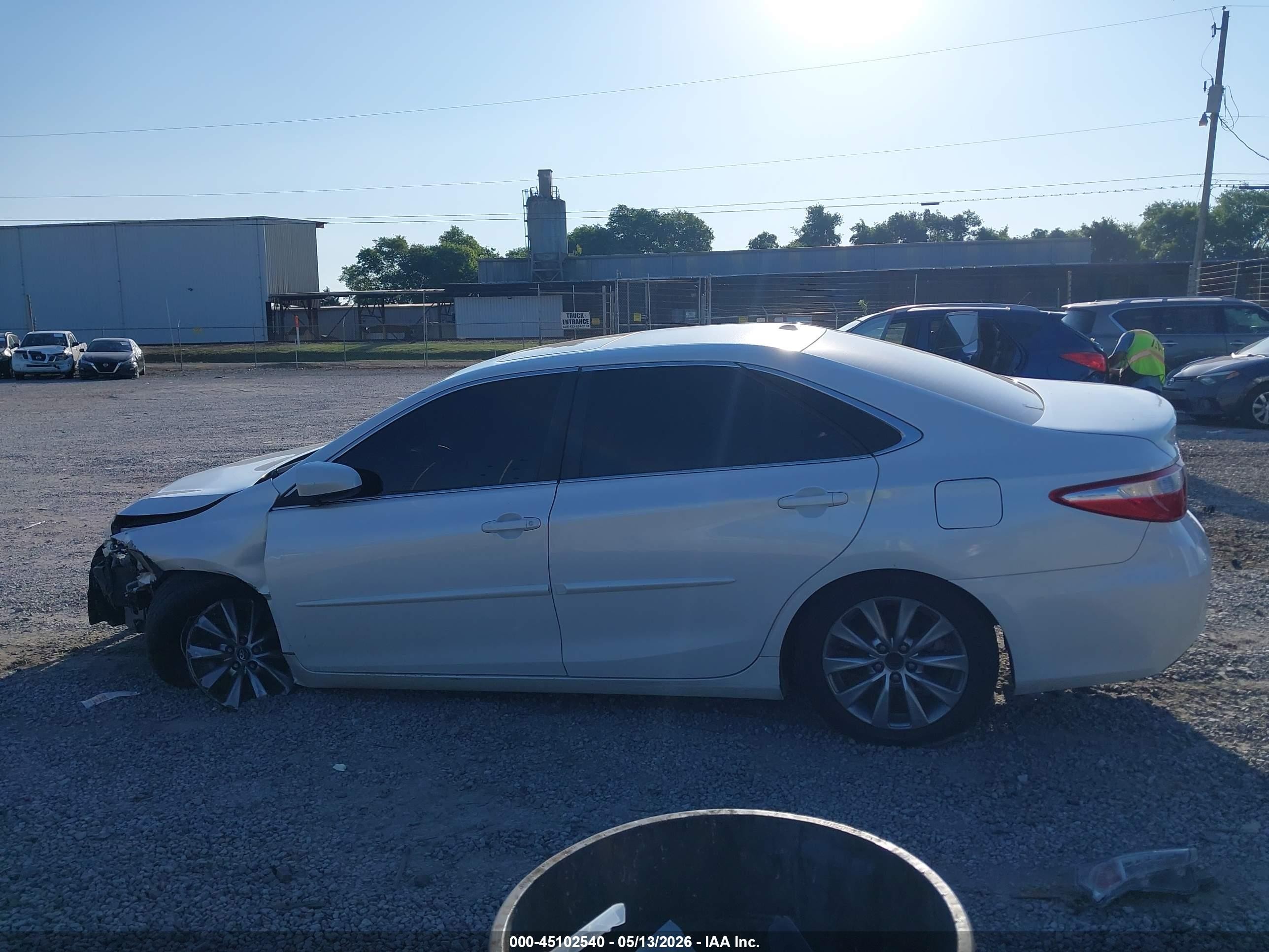 2016 Toyota Camry Xle Белый vin: 4T1BF1FKXGU544106