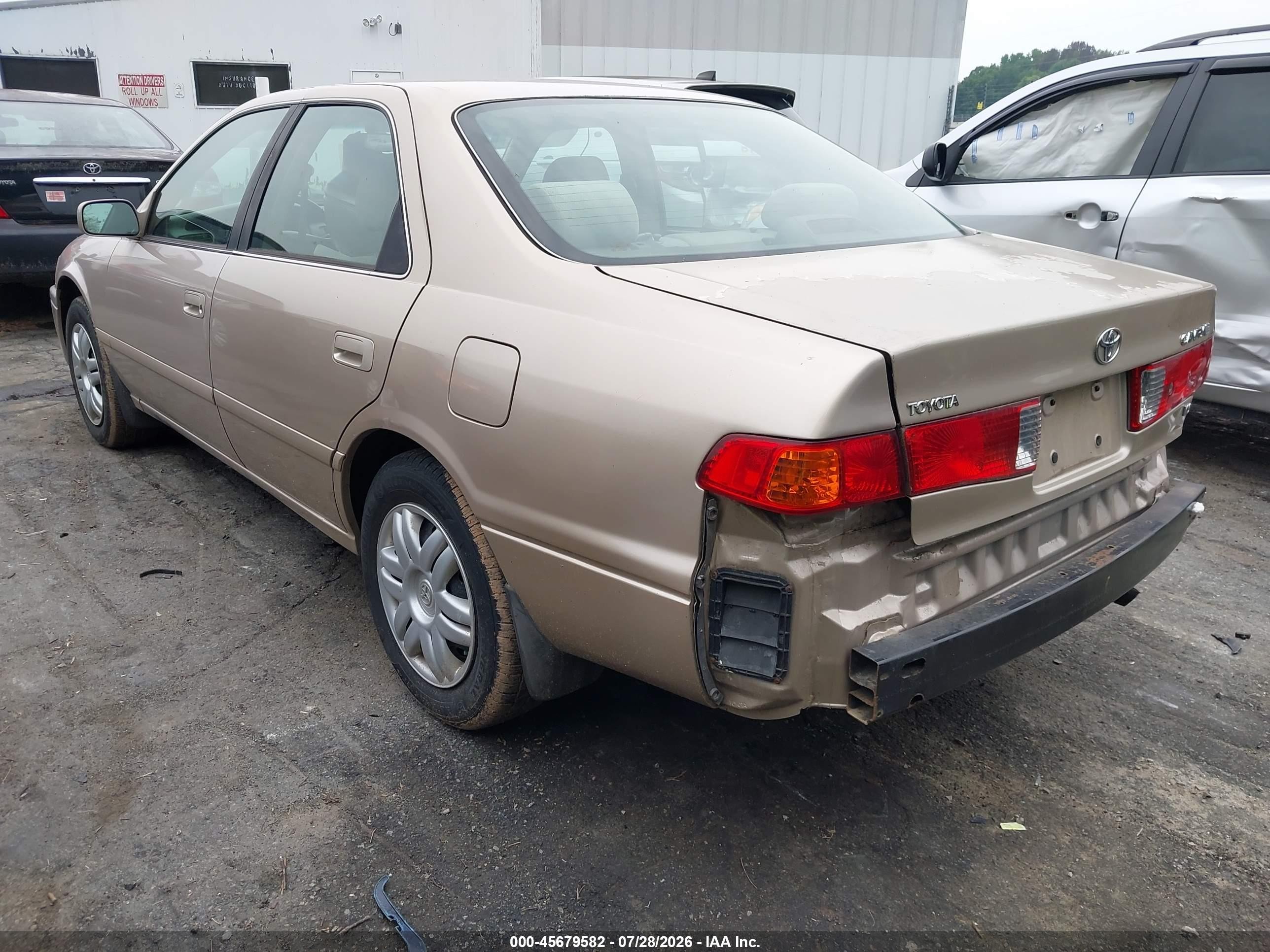 2001 Toyota Camry Le V6 Gold vin: 4T1BF22K01U963536