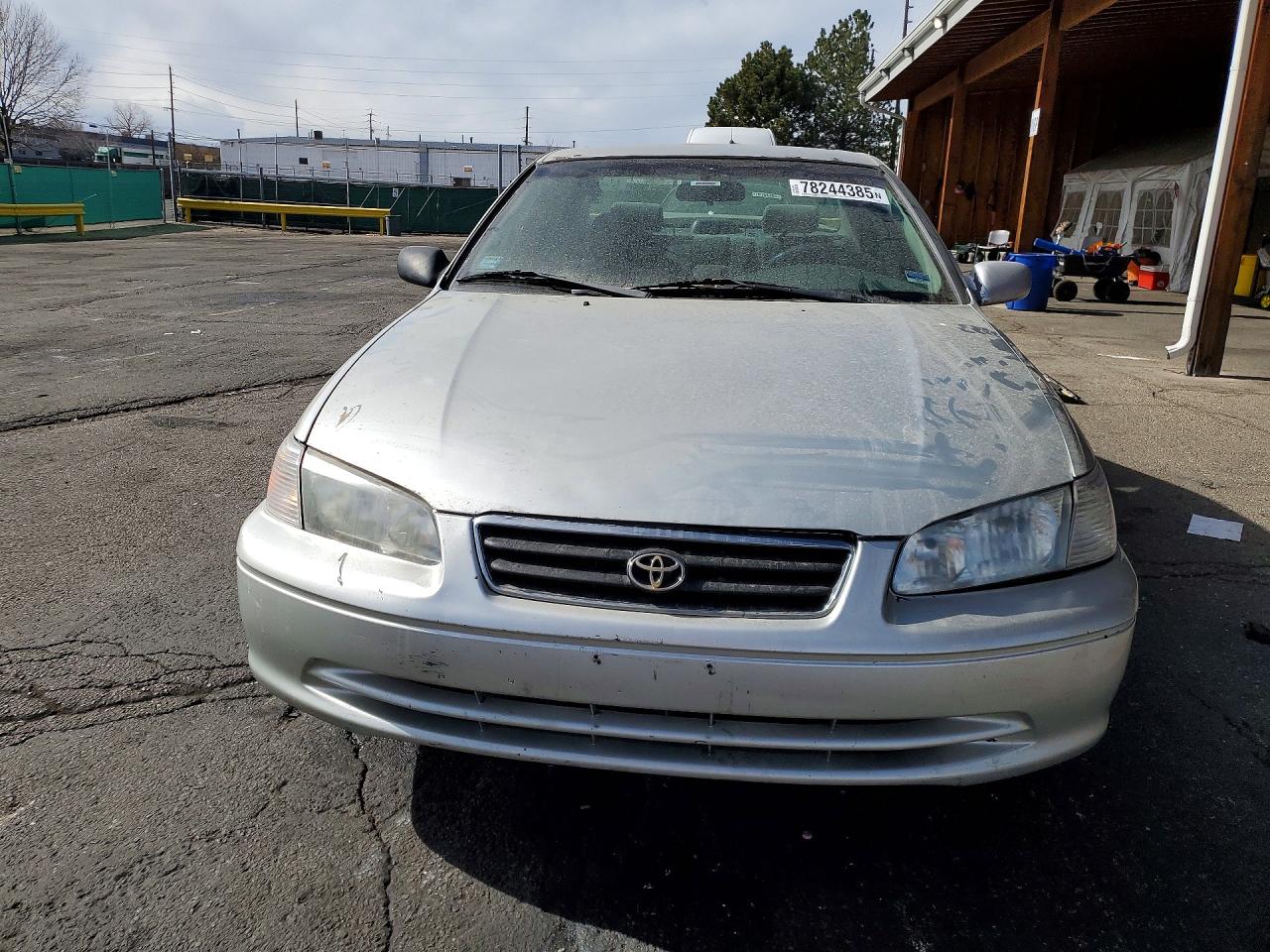 2000 Toyota Camry Le Silver vin: 4T1BF22K0YU100620