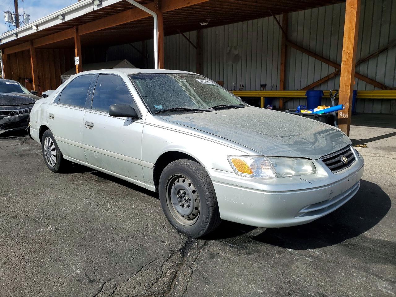 2000 Toyota Camry Le Silver vin: 4T1BF22K0YU100620