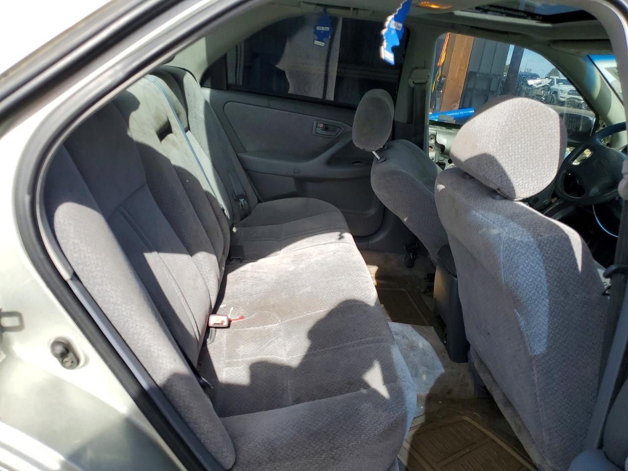 2000 Toyota Camry Le Silver vin: 4T1BF22K0YU100620
