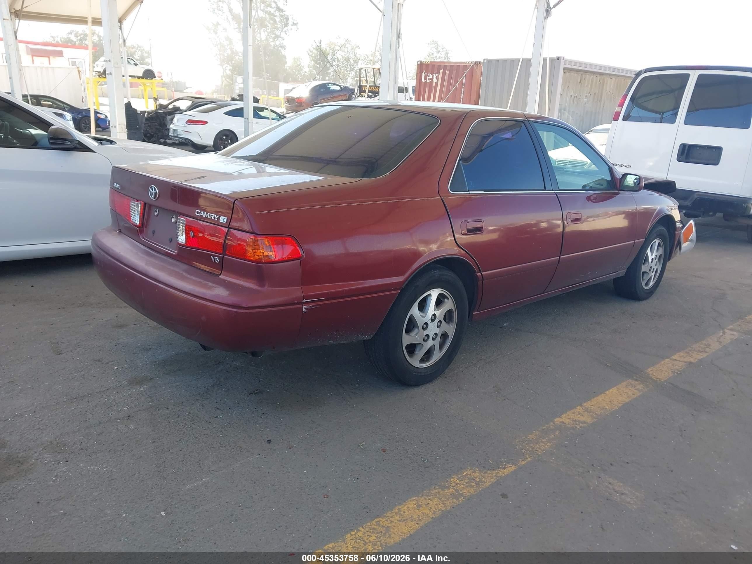 2001 Toyota Camry Le V6 Burgundy vin: 4T1BF22K11U127637