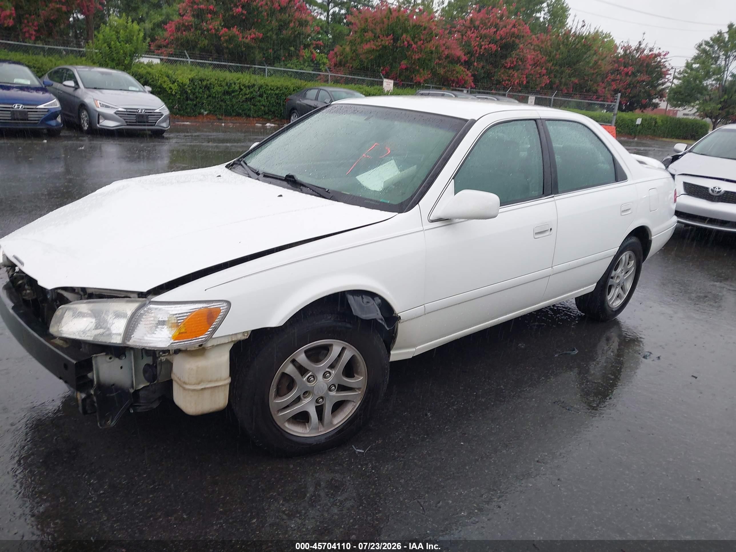 2001 Toyota Camry Le V6 White vin: 4T1BF22K11U967790