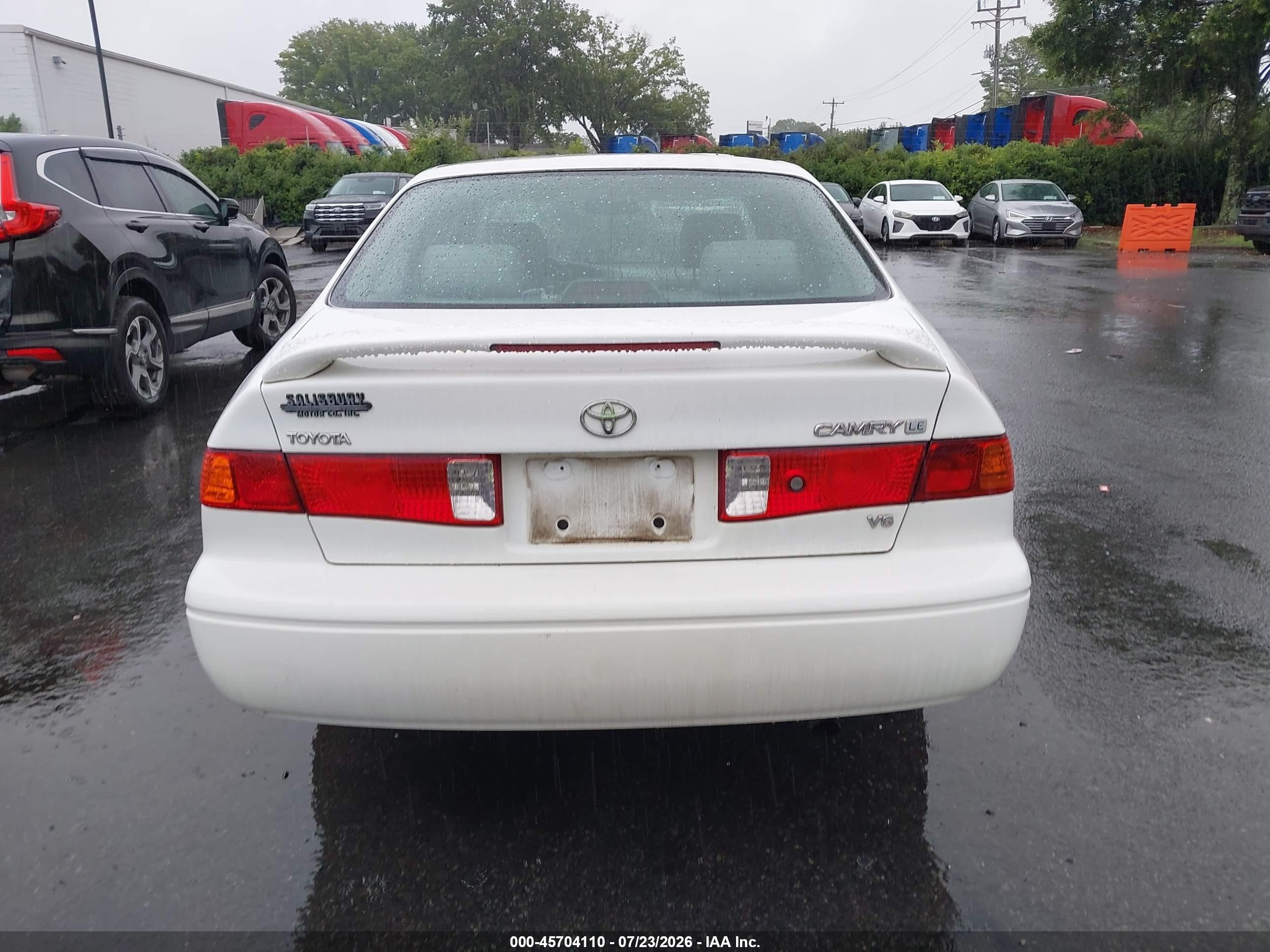 2001 Toyota Camry Le V6 White vin: 4T1BF22K11U967790