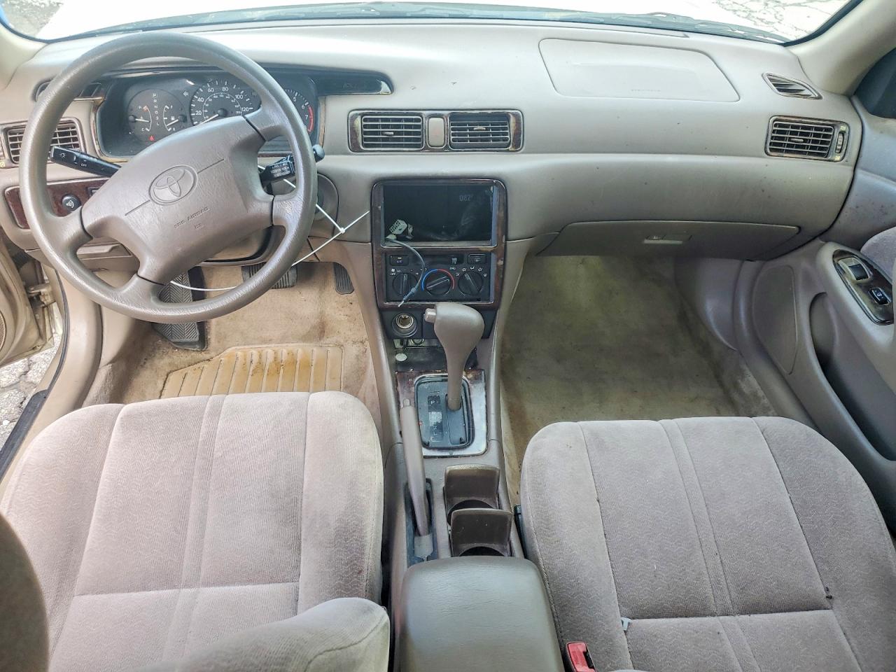 1997 Toyota Camry Le V6 Gold vin: 4T1BF22K1VU036258