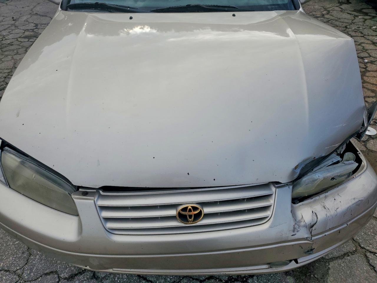 1997 Toyota Camry Le V6 Gold vin: 4T1BF22K1VU036258