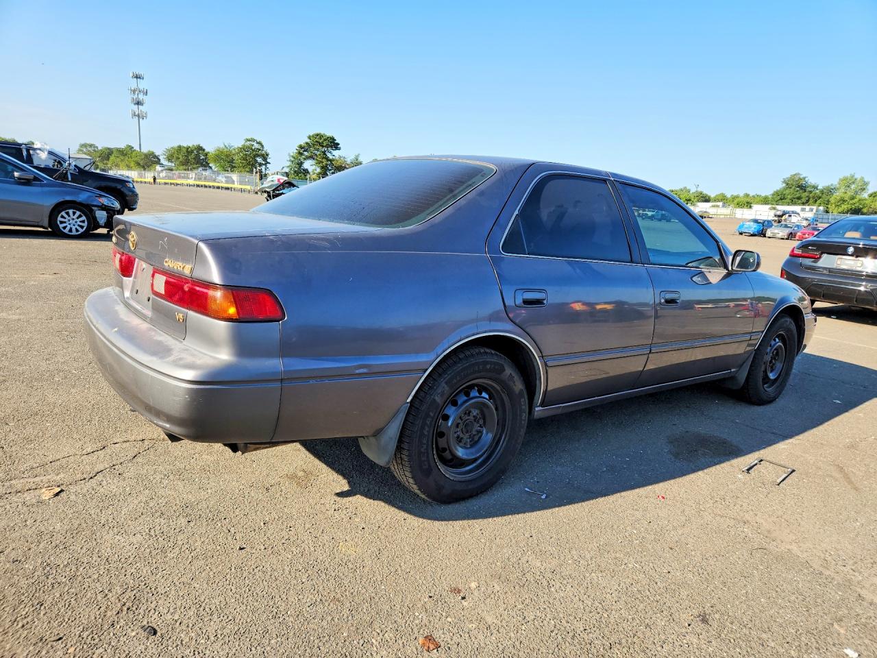 1998 Toyota Camry Le V6 Gray vin: 4T1BF22K2WU073451