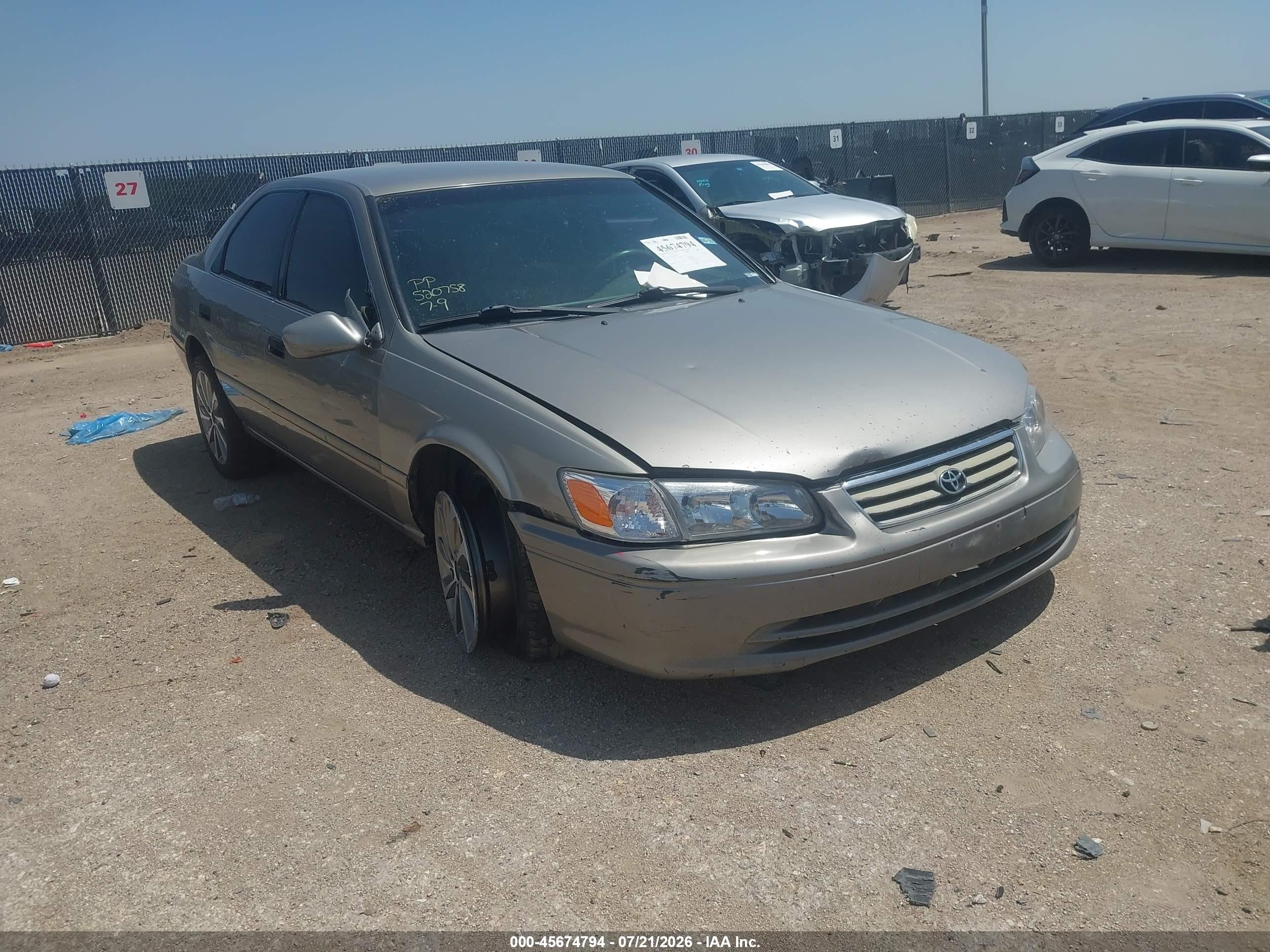 4T1BF22K2YU100991