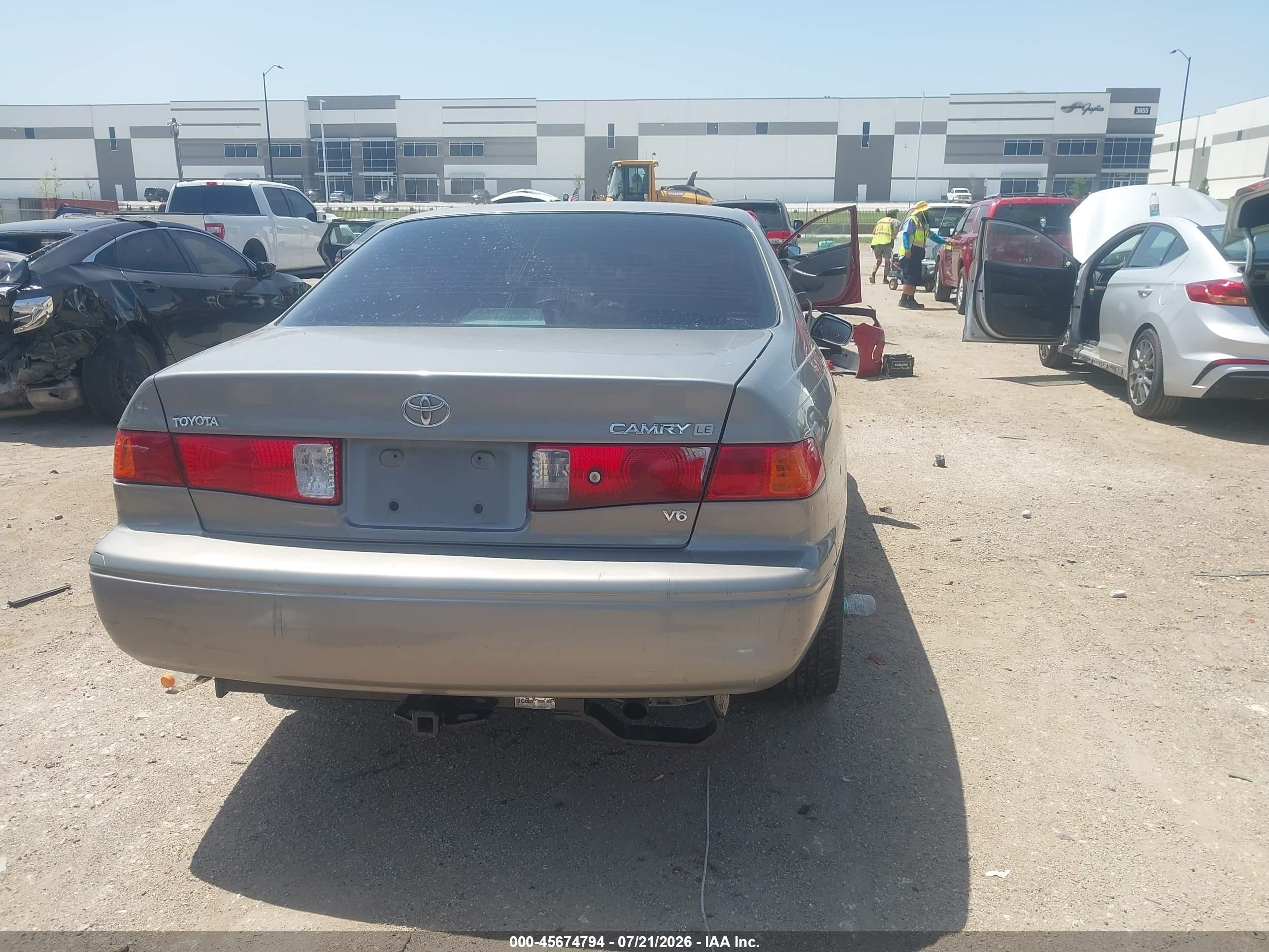 2000 Toyota Camry Le V6 Gold vin: 4T1BF22K2YU100991