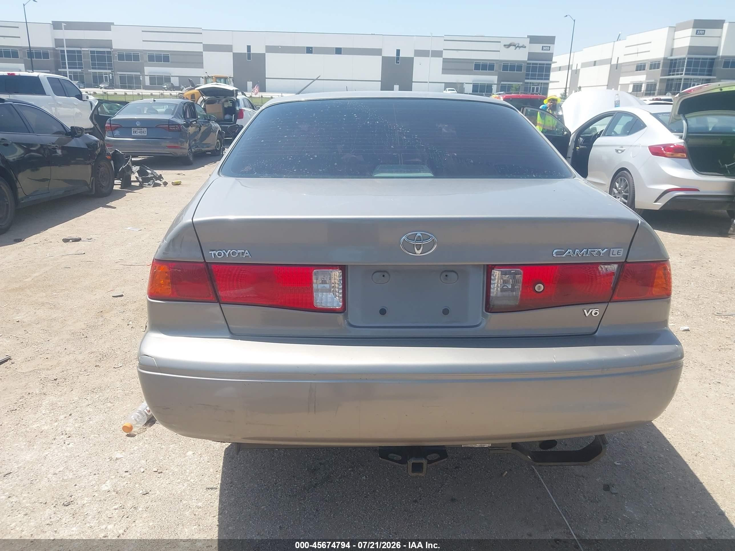 2000 Toyota Camry Le V6 Gold vin: 4T1BF22K2YU100991