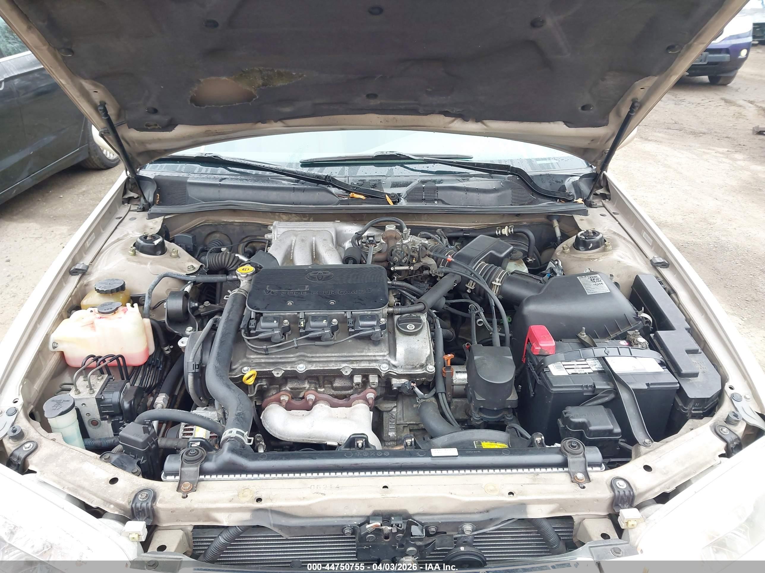 2000 Toyota Camry Le V6 Gold vin: 4T1BF22K3YU111885