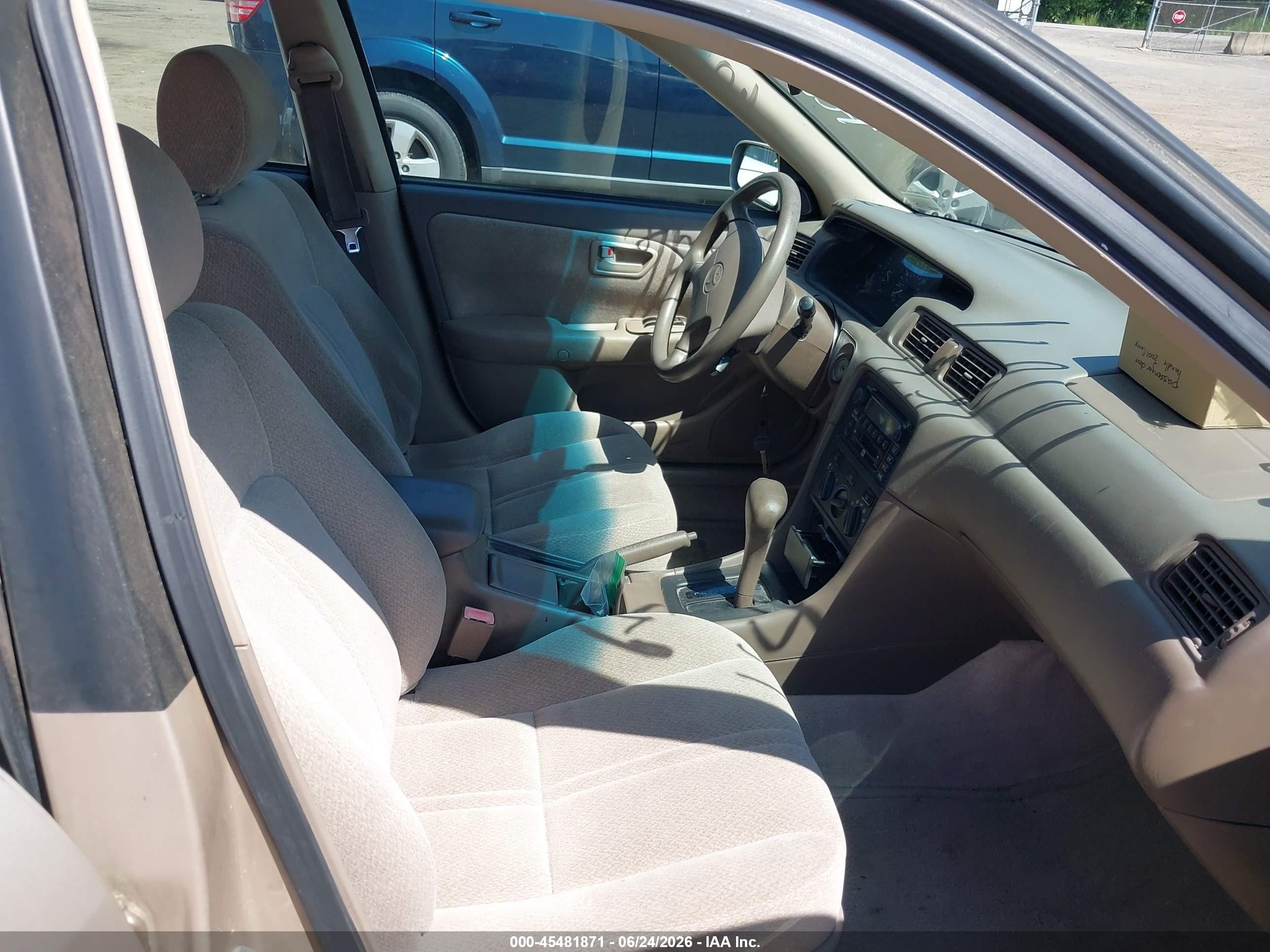 2001 Toyota Camry Le V6 Gold vin: 4T1BF22K41U120052
