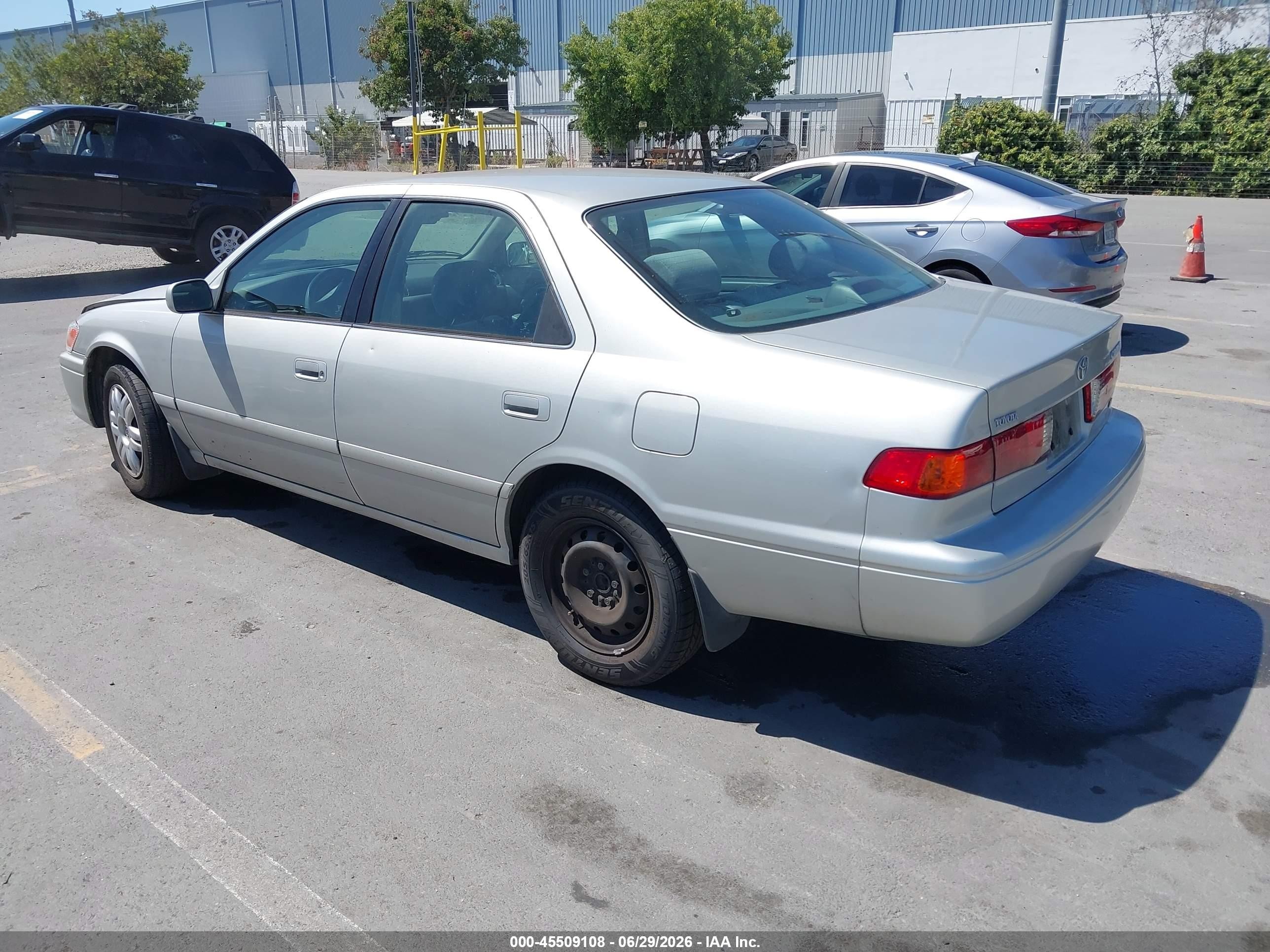 2001 Toyota Camry Le V6 Silver vin: 4T1BF22K41U127616