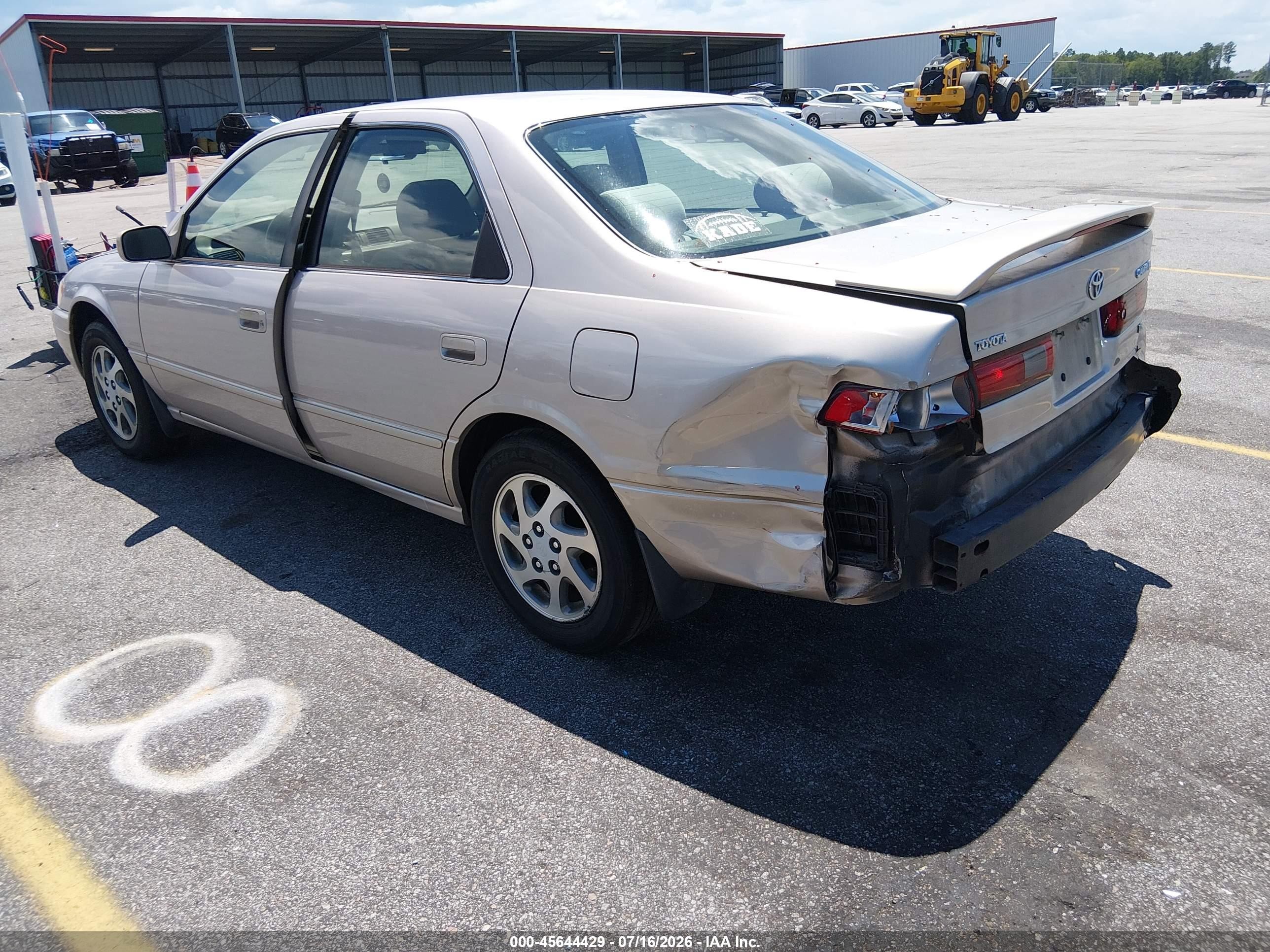 1999 Toyota Camry Le V6 Beige vin: 4T1BF22K4XU079219